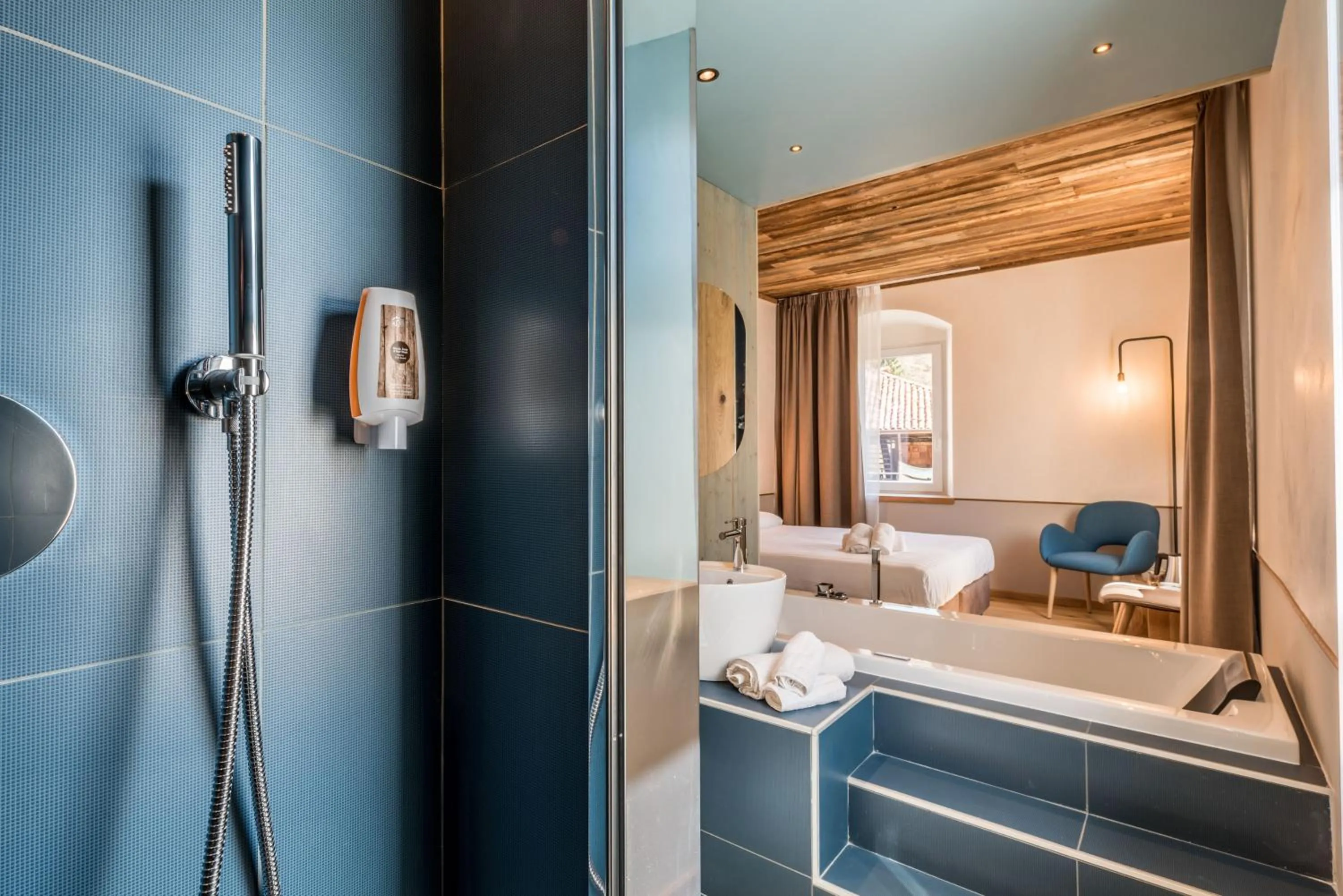 Bathroom in Good Life Hotel Garden - Private Spa and Pool