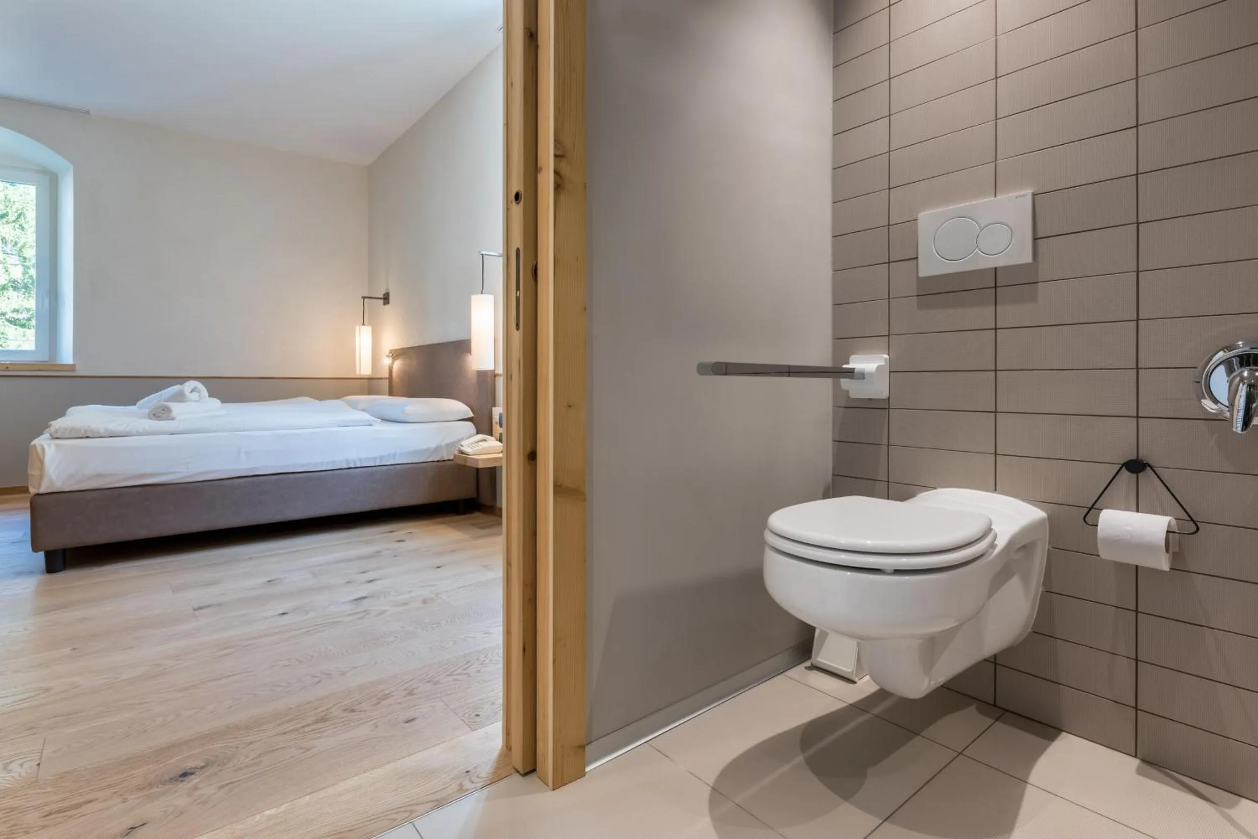 Toilet, Bed in Good Life Hotel Garden - Private Spa and Pool