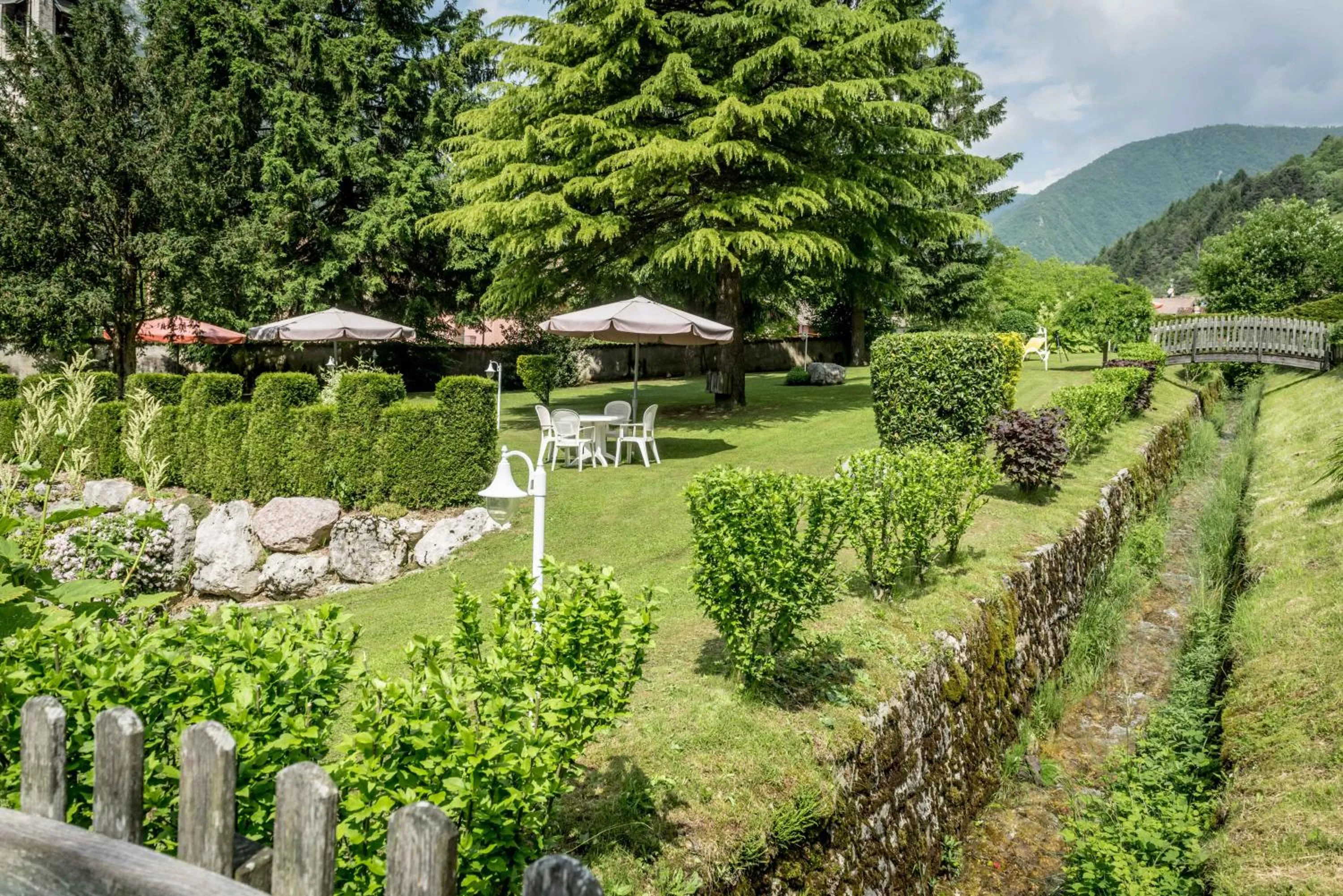 Garden in Good Life Hotel Garden - Private Spa and Pool