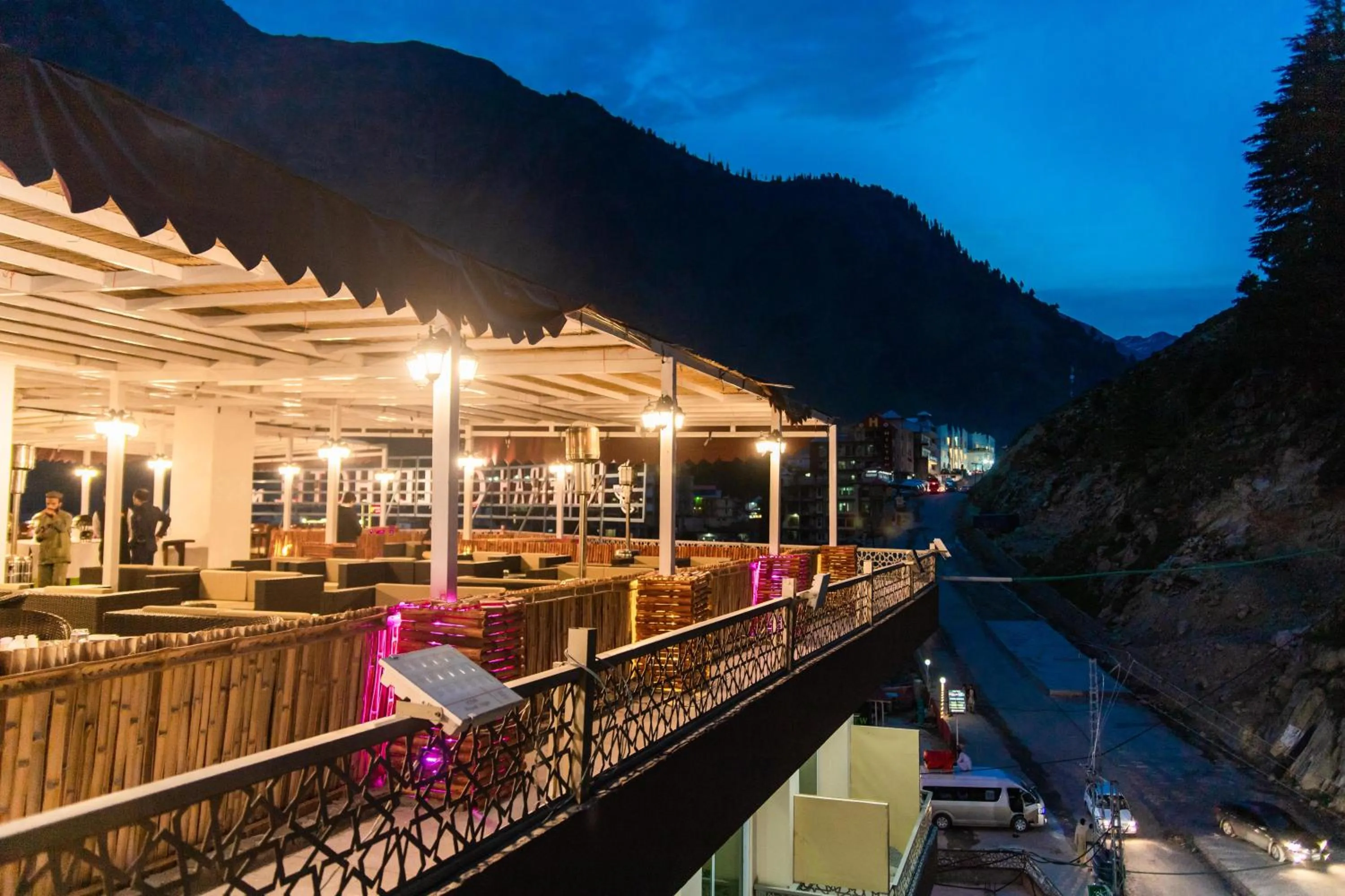 Restaurant/places to eat in Jovial Gold Naran