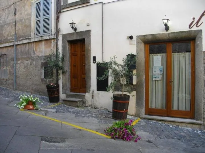 Facade/entrance in Il Palazzetto B&B