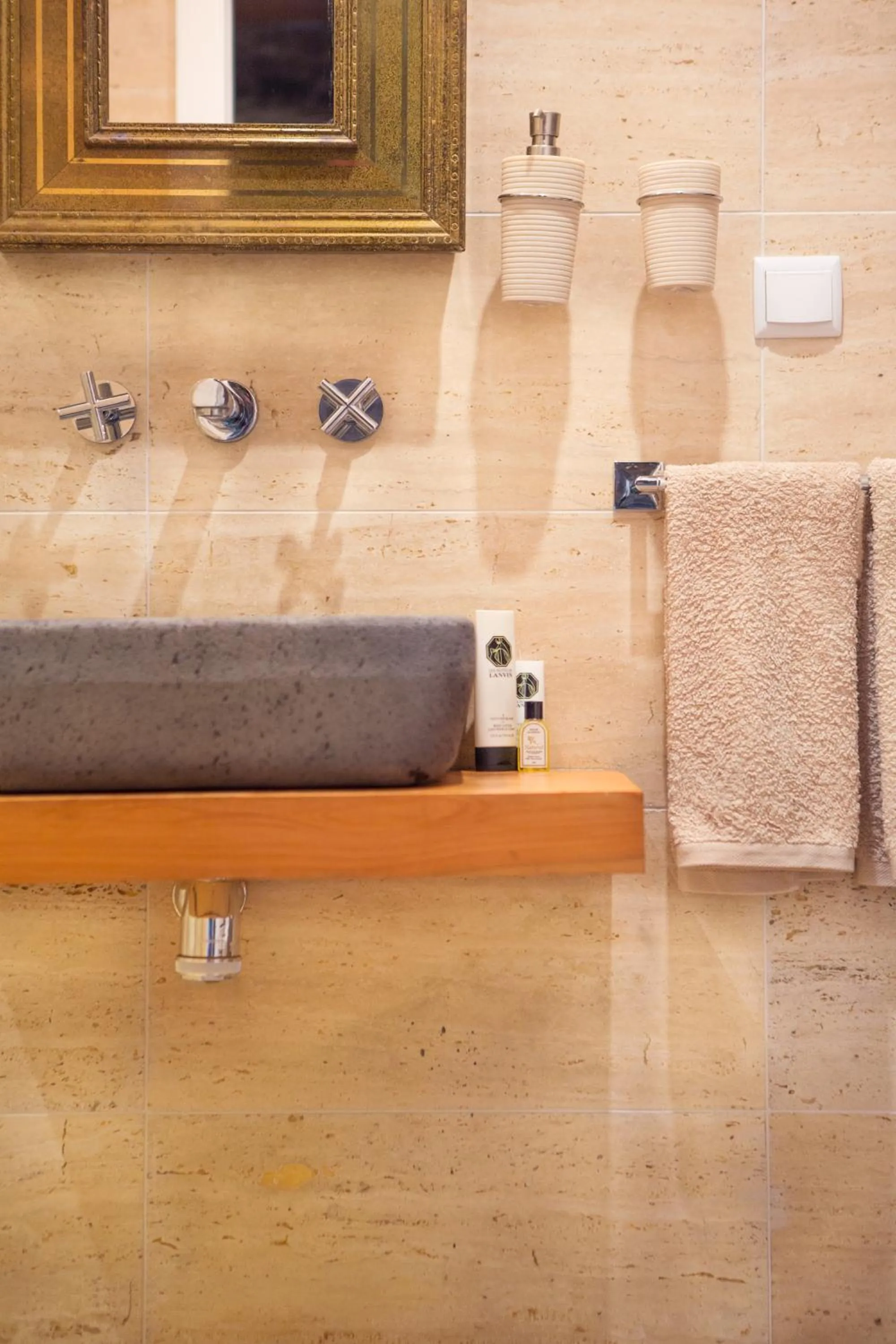 Bathroom in Palheiros do Serrado by Real Vision