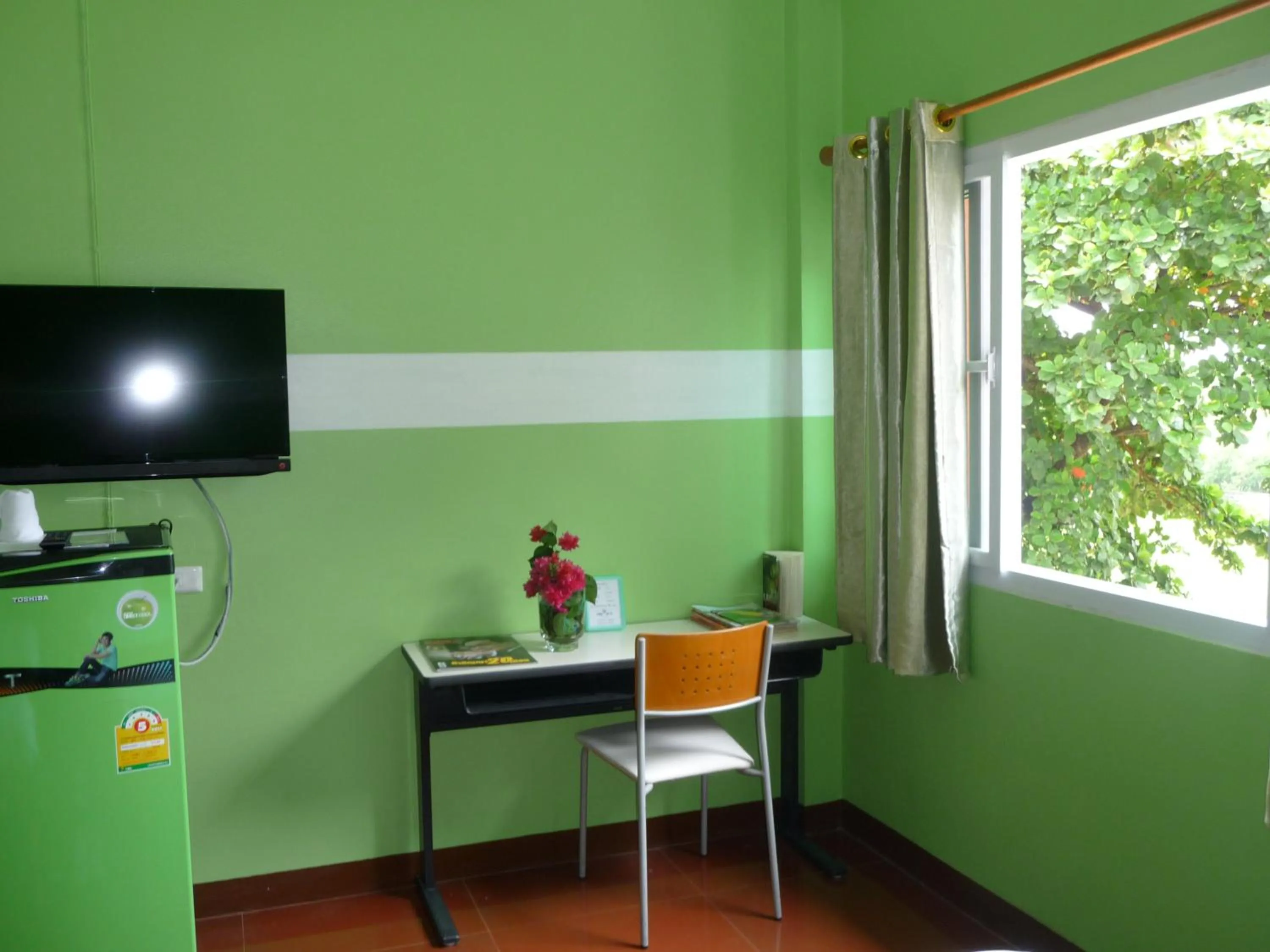 Photo of the whole room in Room For You