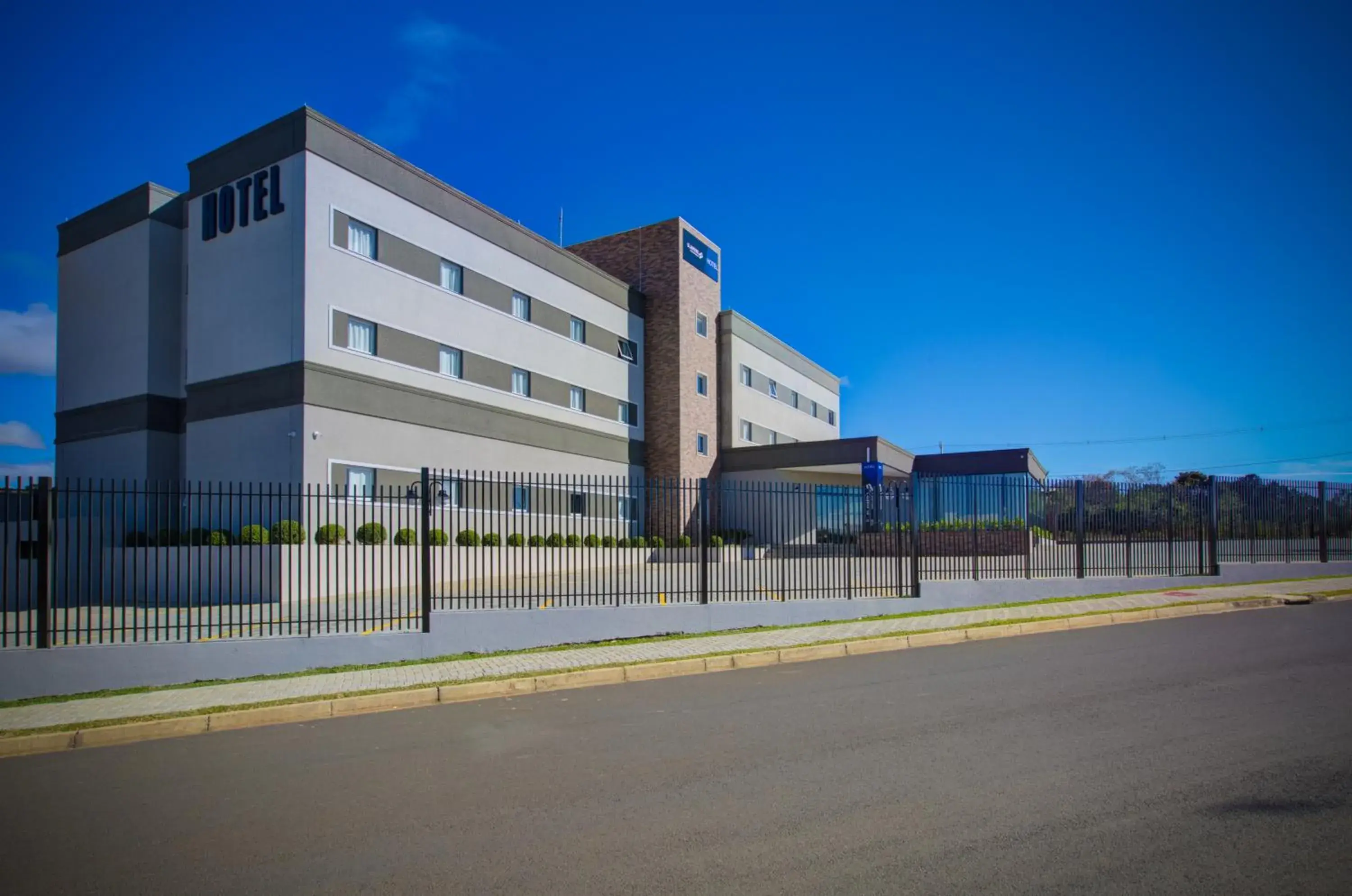 Property building in Slaviero Ponta Grossa Property building in Slaviero Ponta Grossa