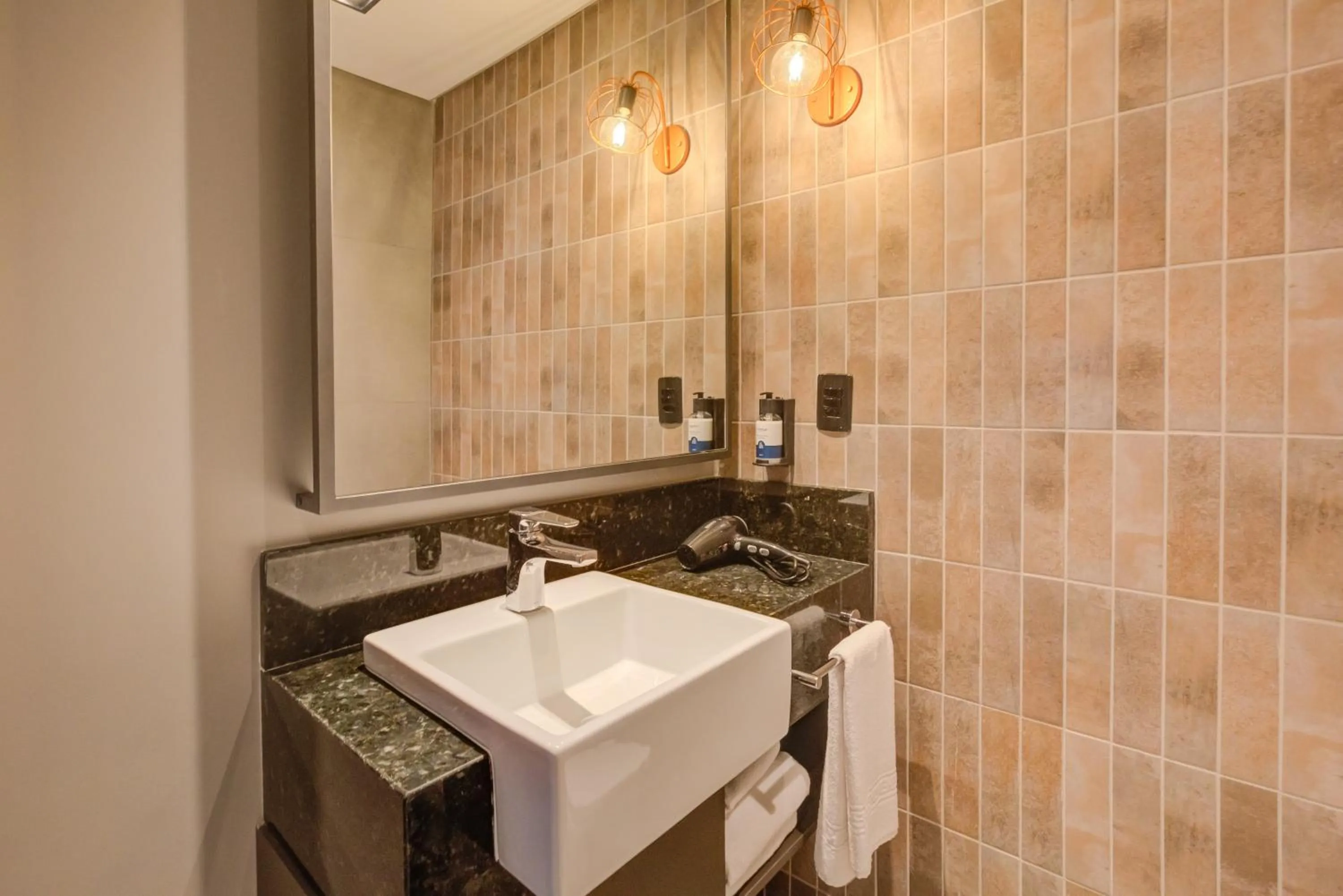 Bathroom in Slaviero Ponta Grossa