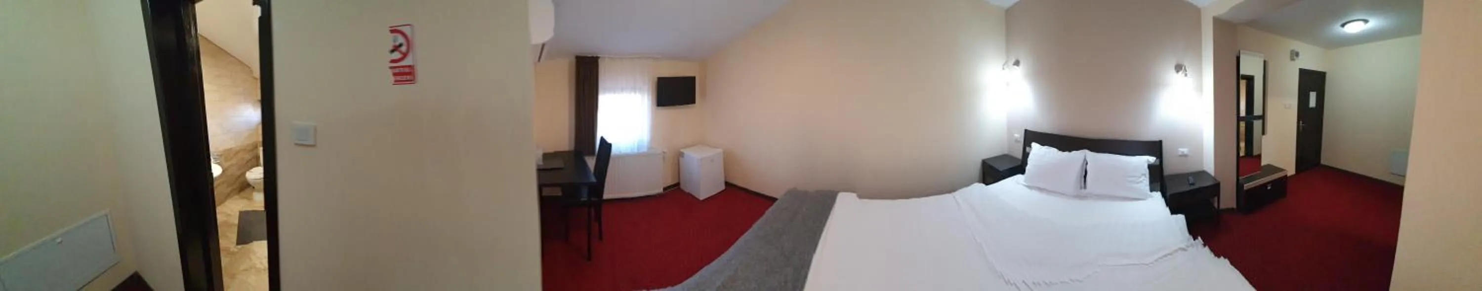 Photo of the whole room in Motel Diamant
