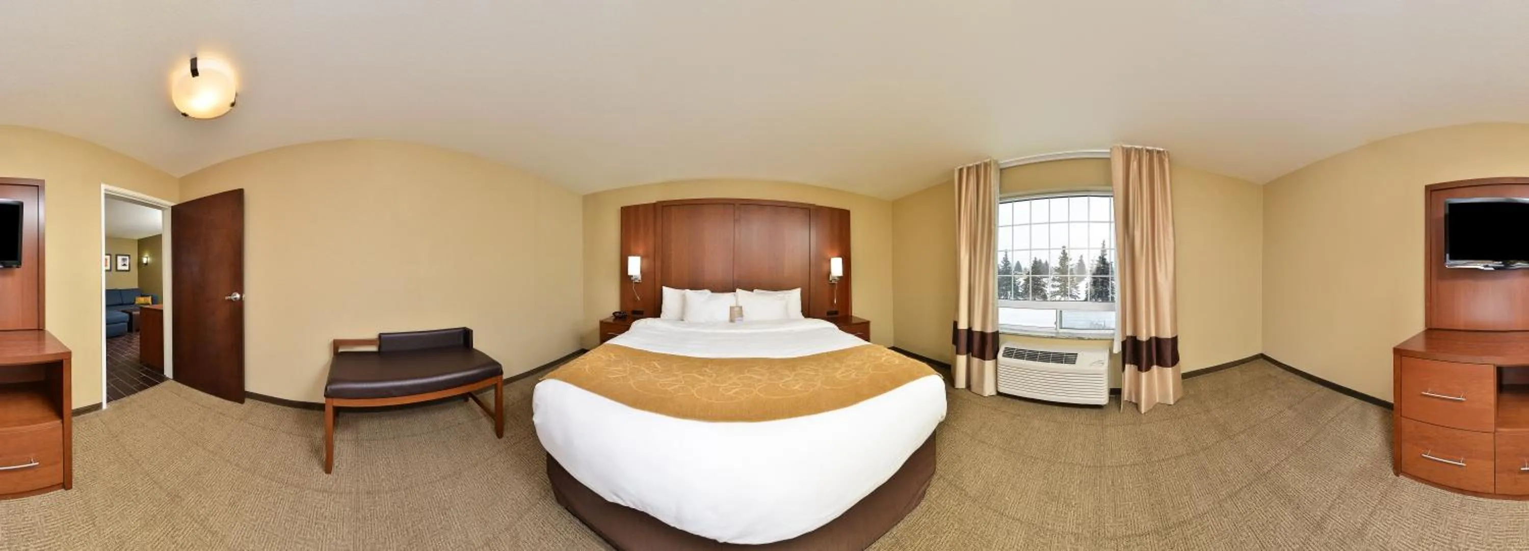 Bedroom in Comfort Suites Minot South