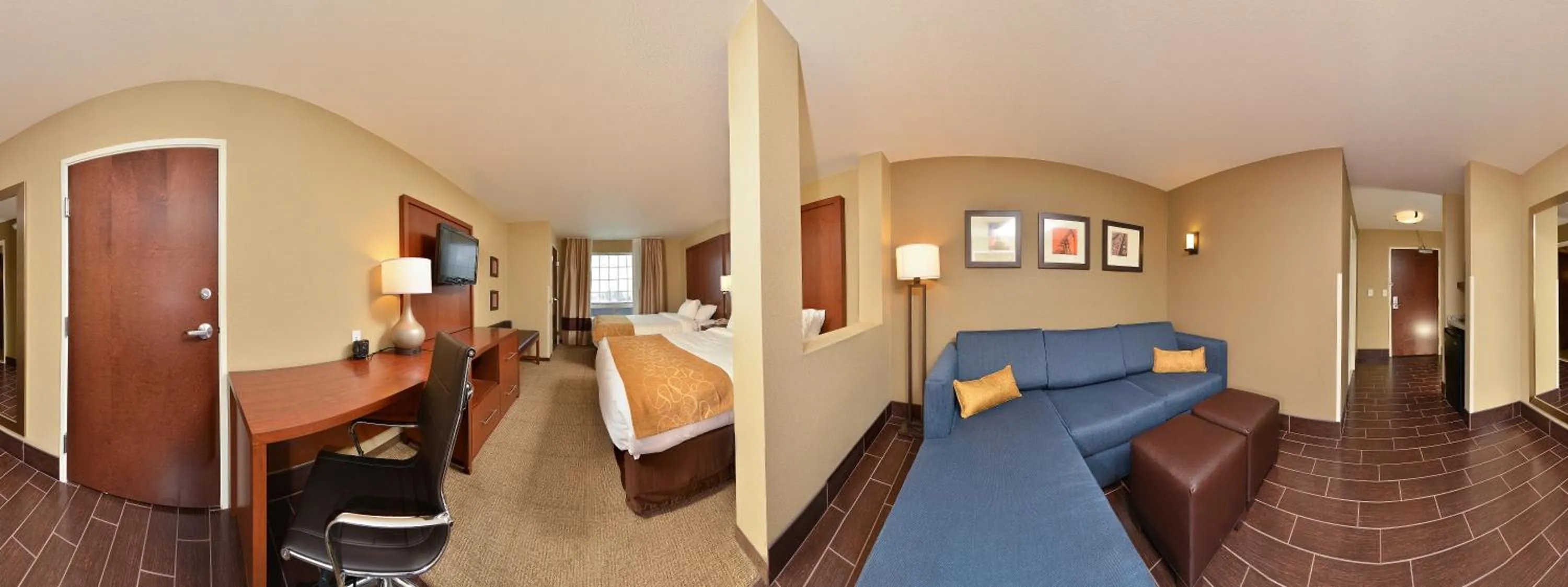 Bedroom, Bed in Comfort Suites Minot South