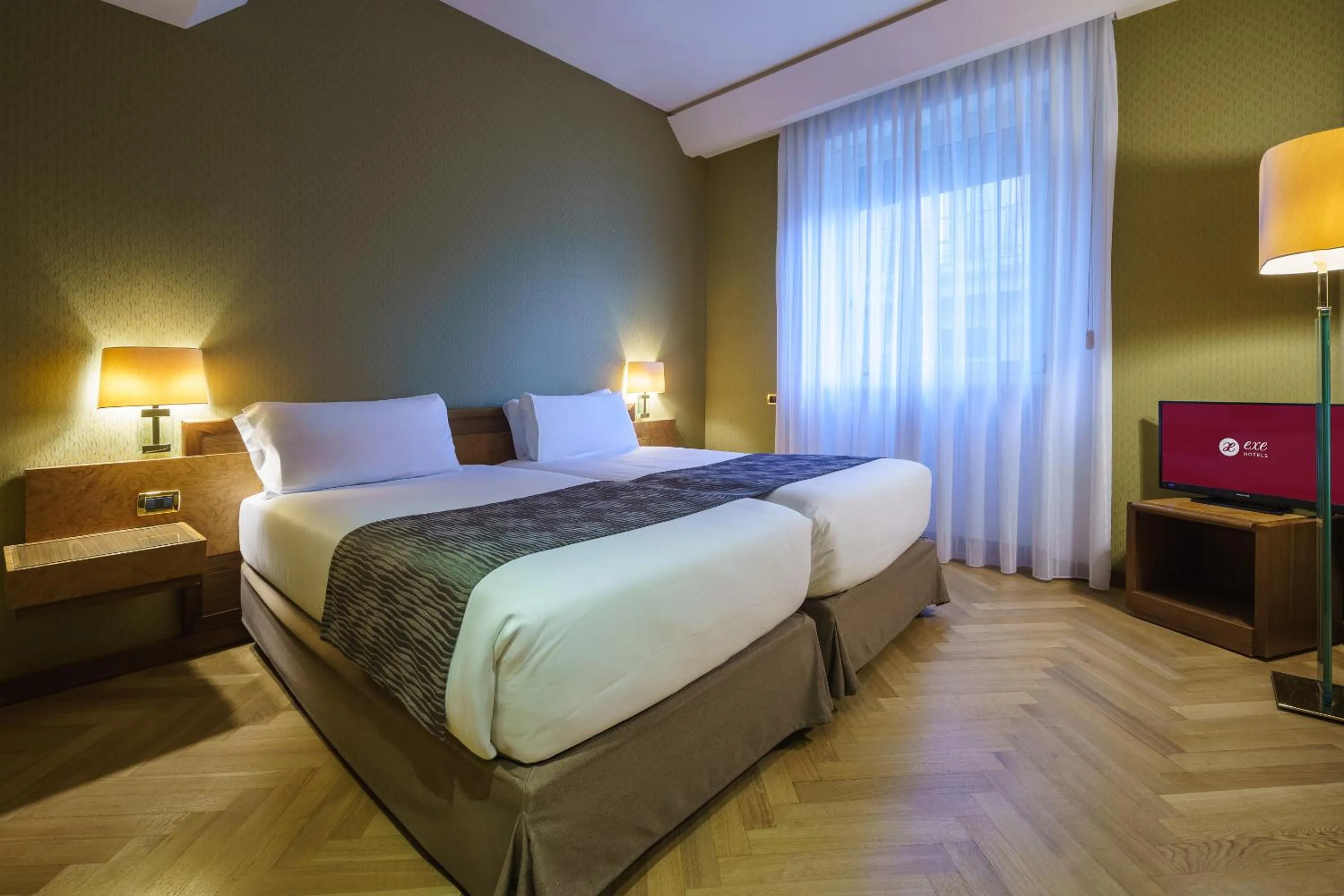 Bedroom, Bed in Exe Majestic