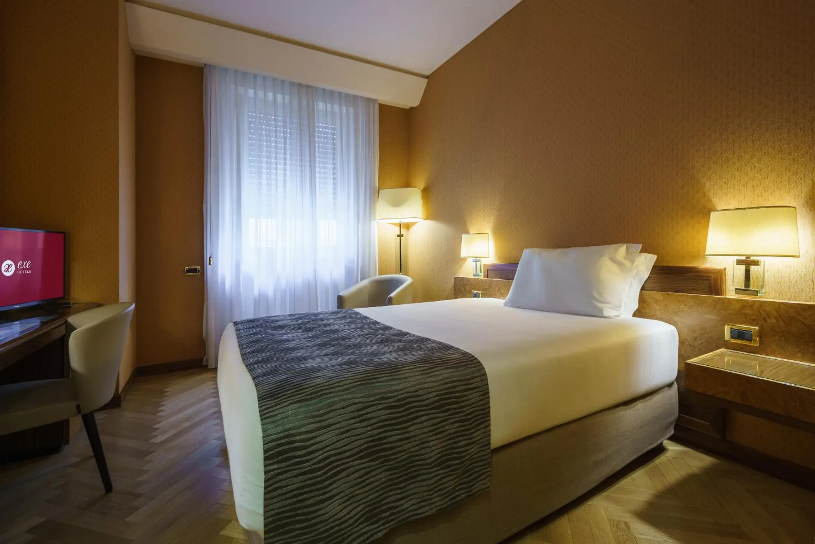 Bedroom, Bed in Exe Majestic Bedroom, Bed in Exe Majestic