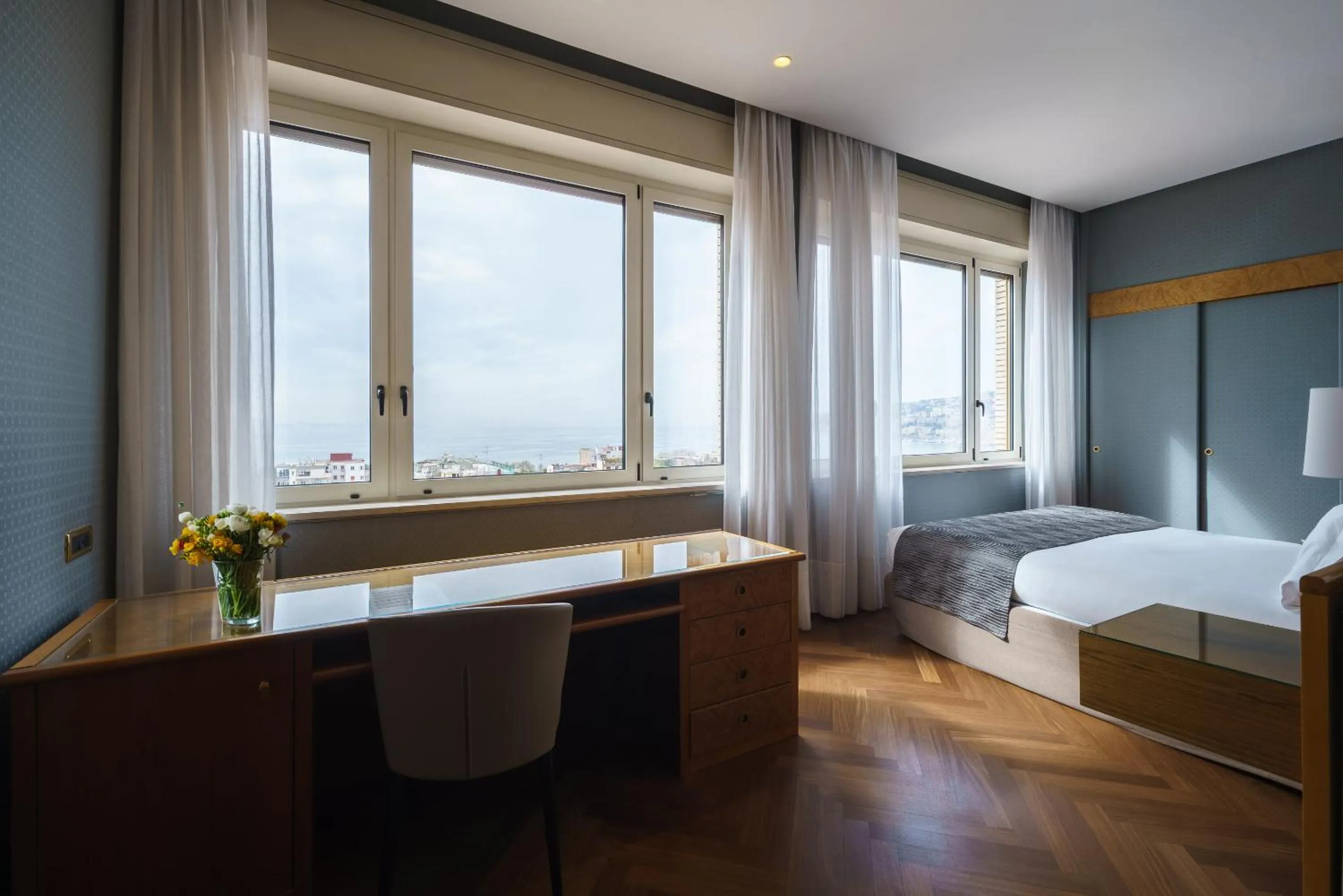 Bedroom, Bed in Exe Majestic