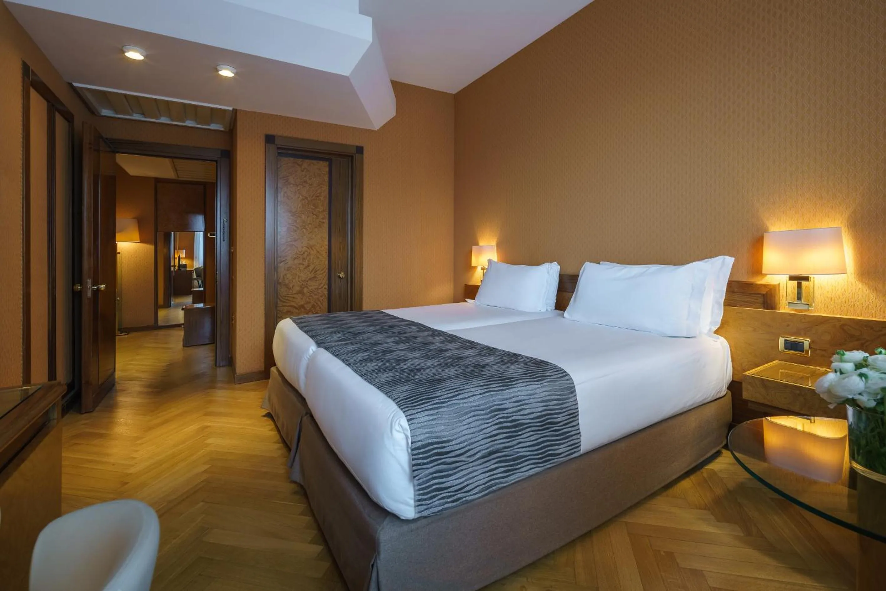 Bedroom, Bed in Exe Majestic