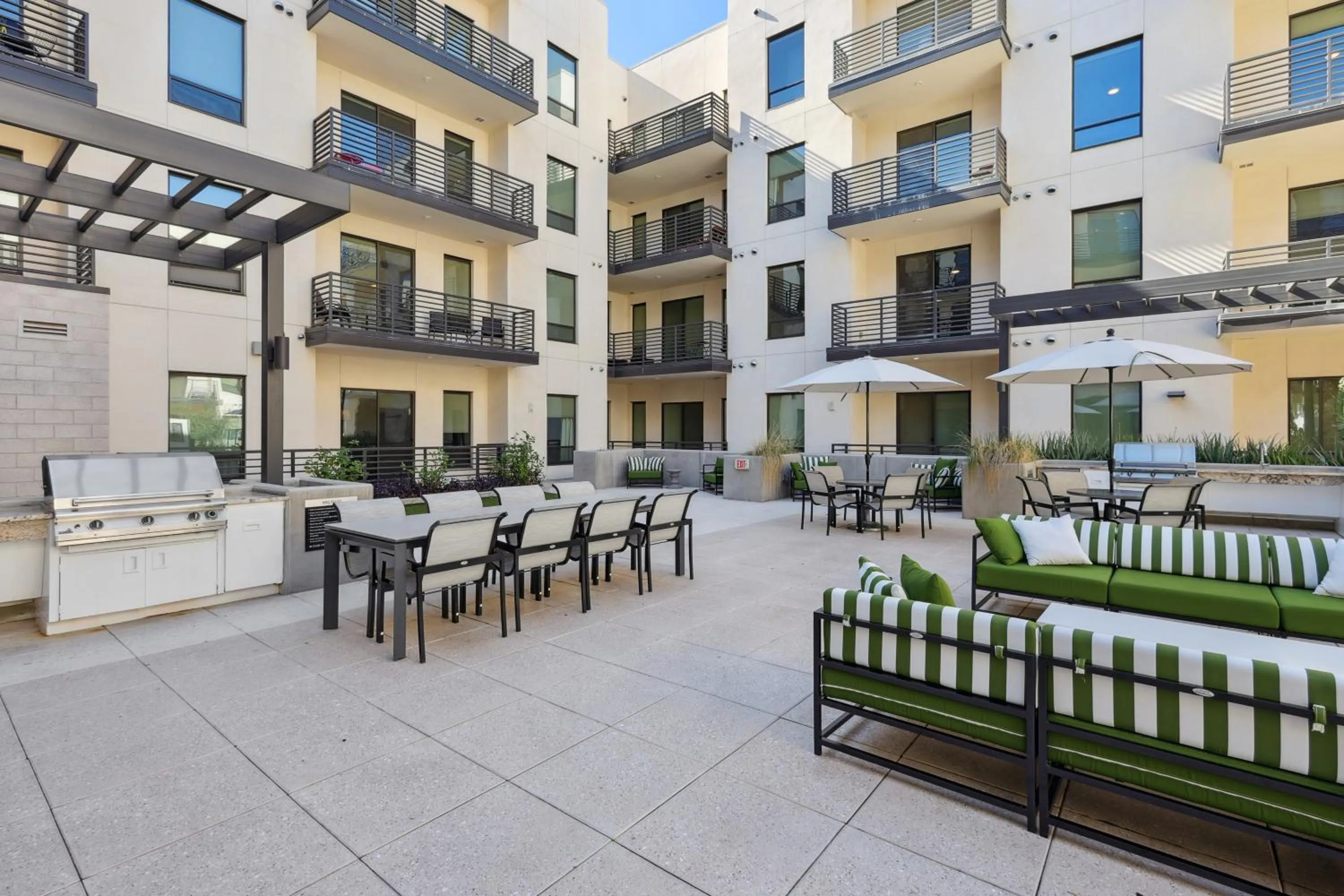 Swimming pool in Sentral Old Town