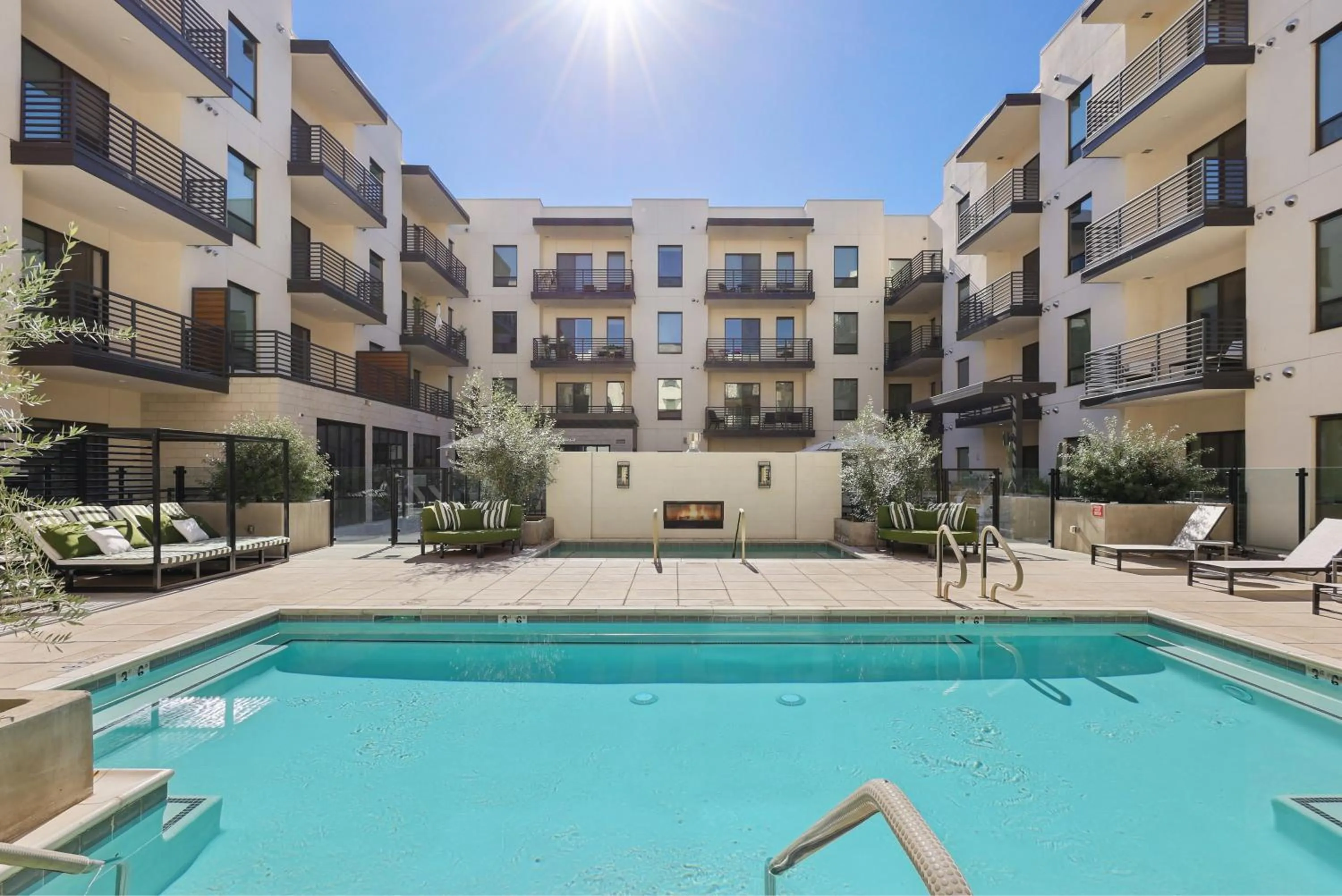 Swimming pool in Sentral Old Town