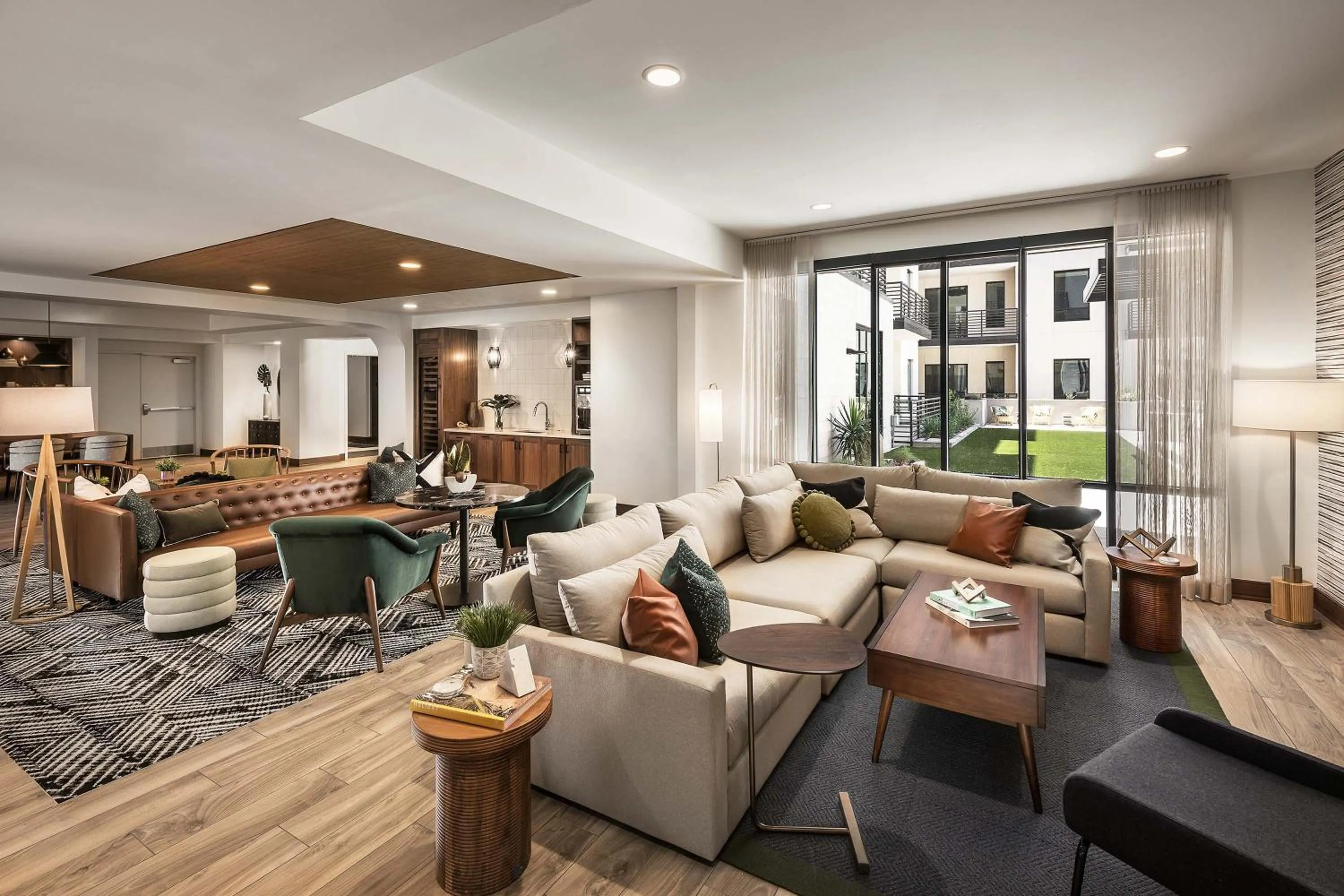 Communal lounge/ TV room in Sentral Old Town