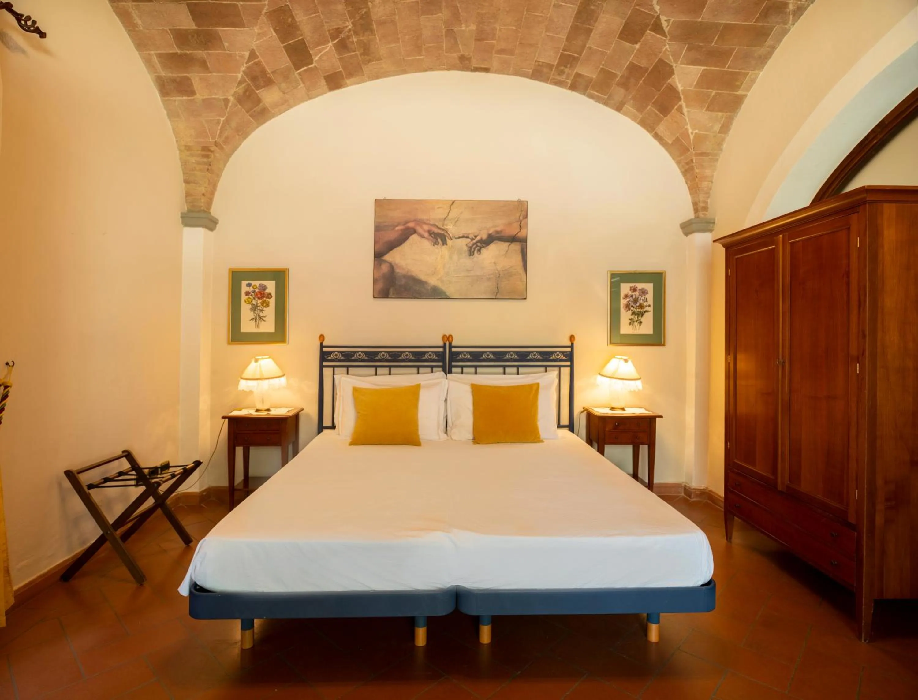 Patio, Bed in Relais Villa La Cappella