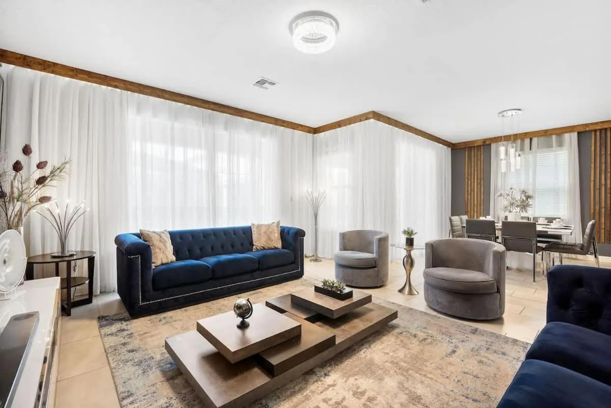 Sophisticated 6BR at Storey Lake SL2766