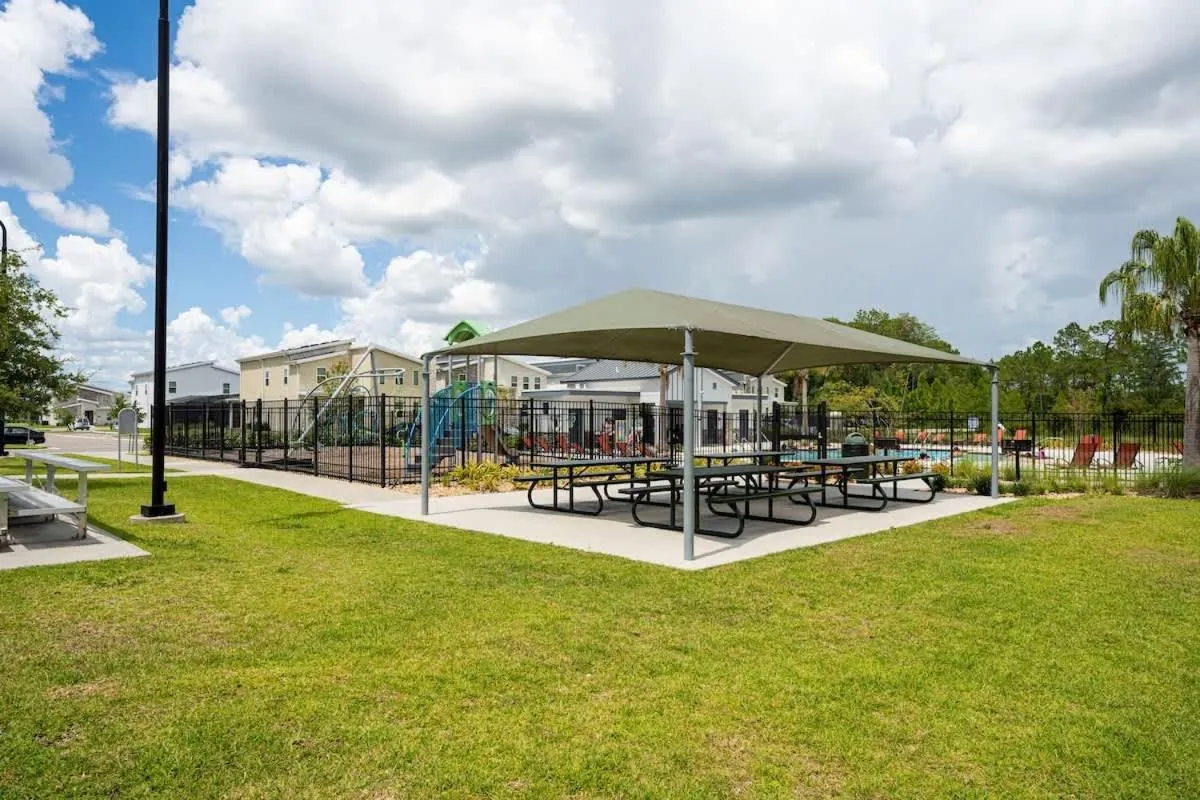 Sophisticated 6BR at Storey Lake SL2766