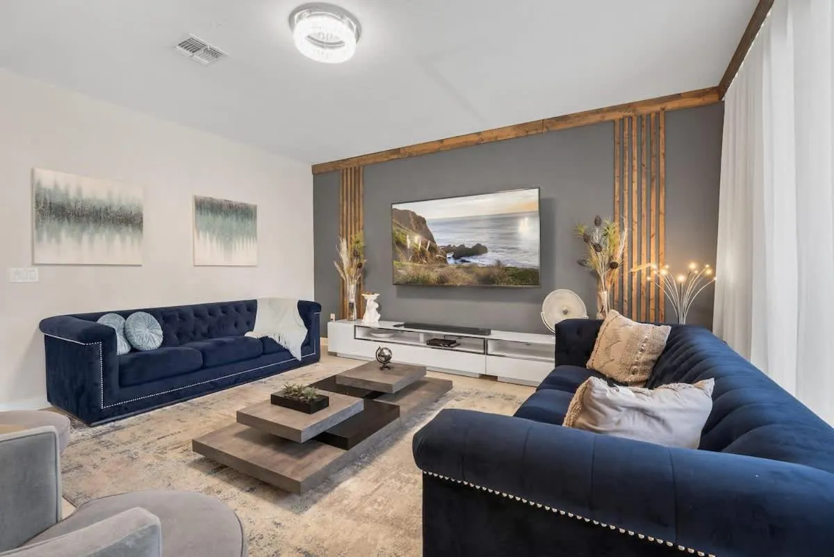 Sophisticated 6BR at Storey Lake SL2766