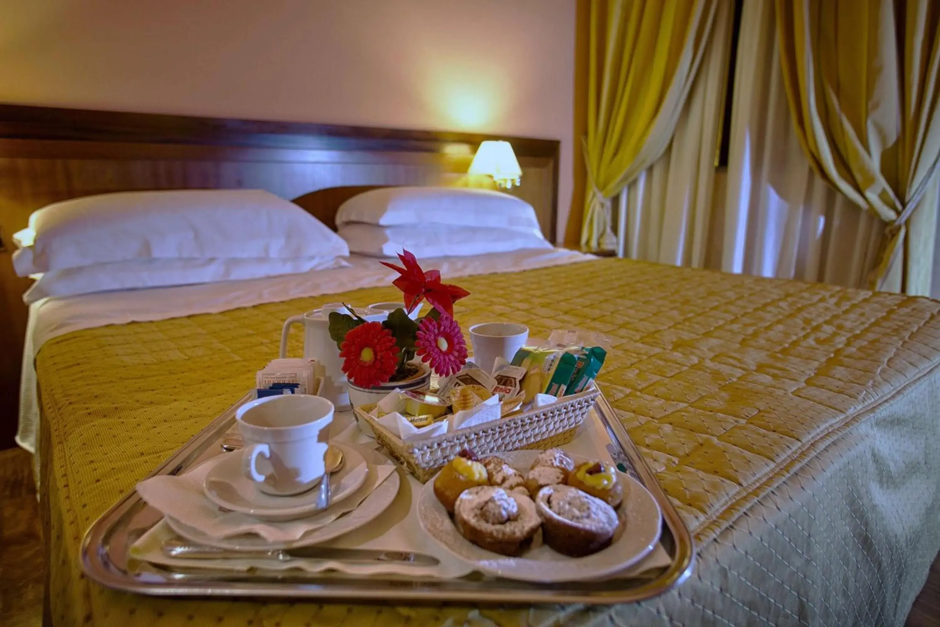 Bedroom, Bed in Best Western Hotel Ferrari Bedroom, Bed in Best Western Hotel Ferrari