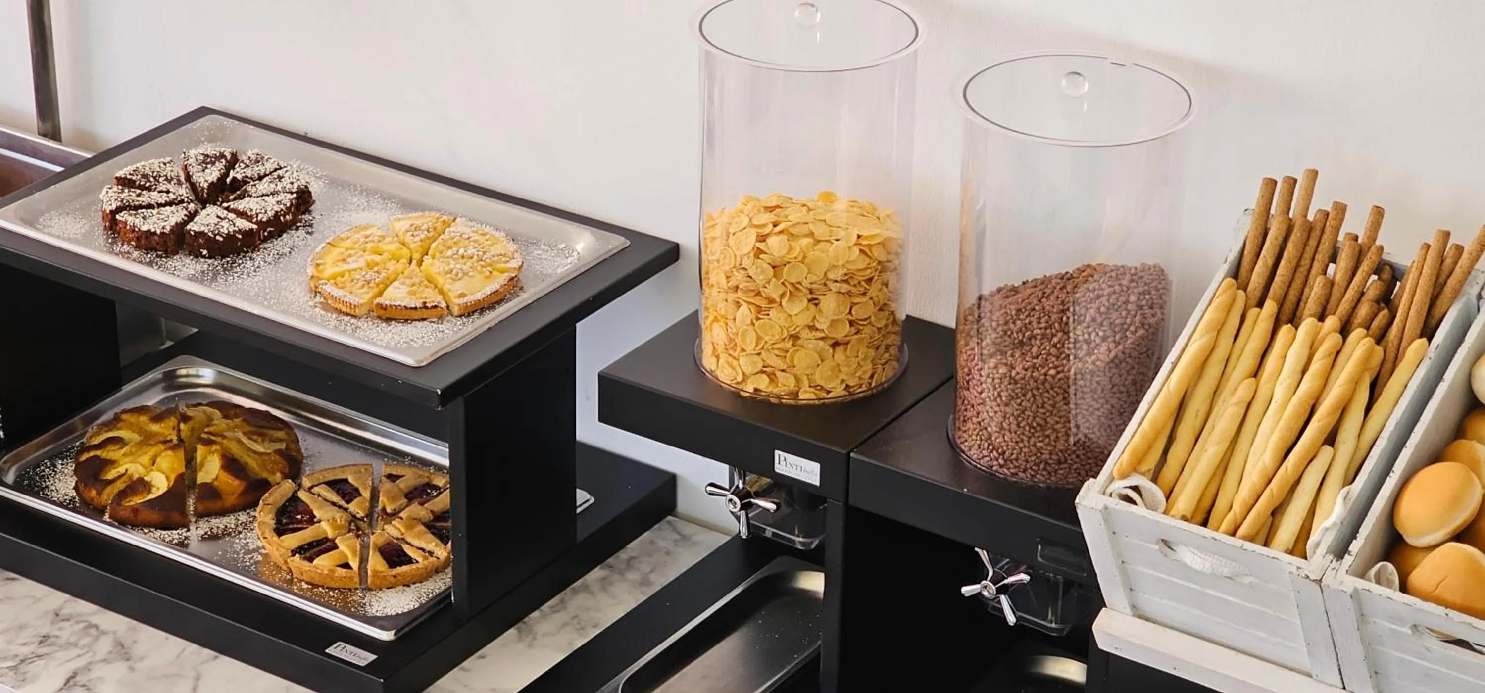 Food and drinks in Hotel Mirage