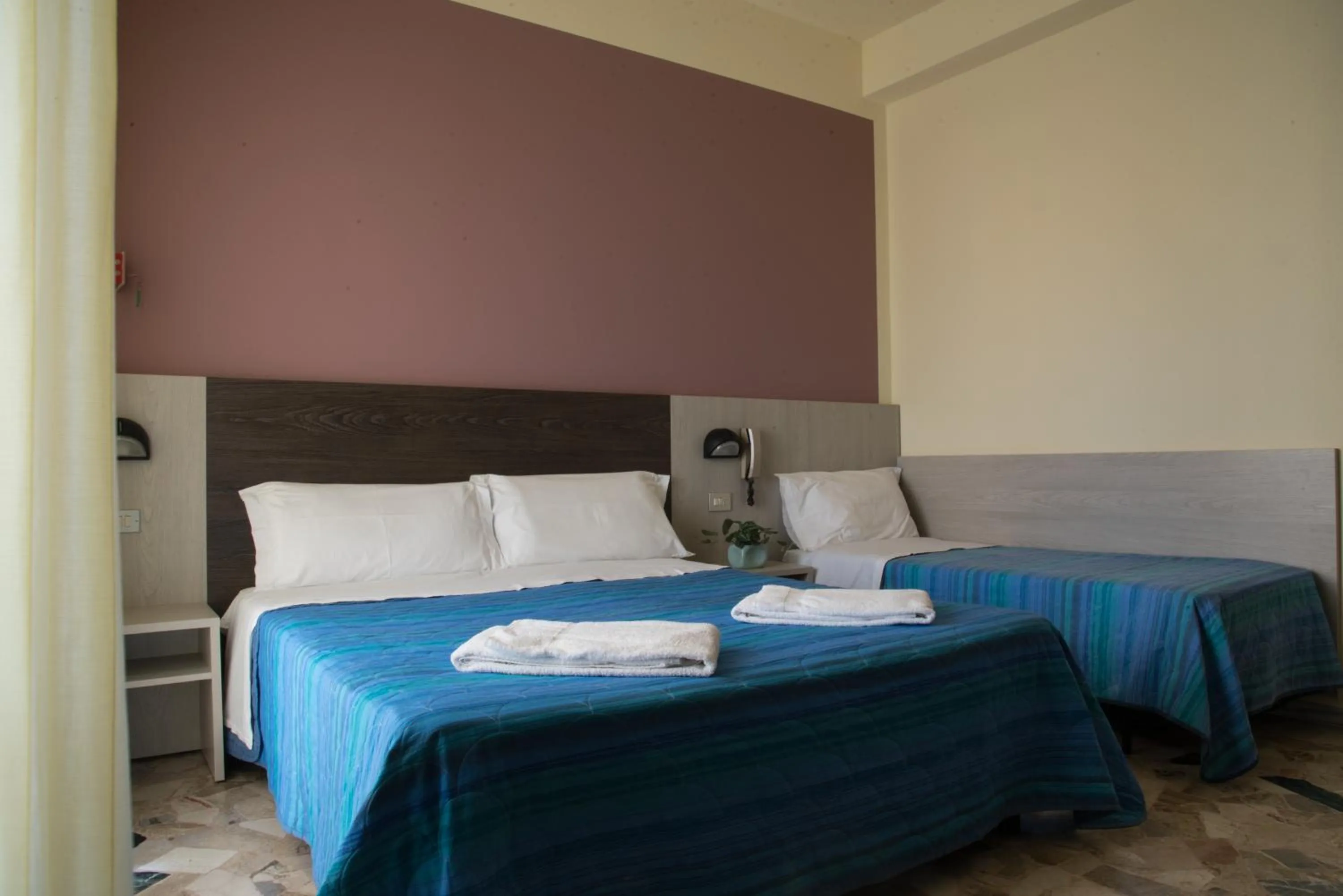 Photo of the whole room, Bed in Hotel Mirage