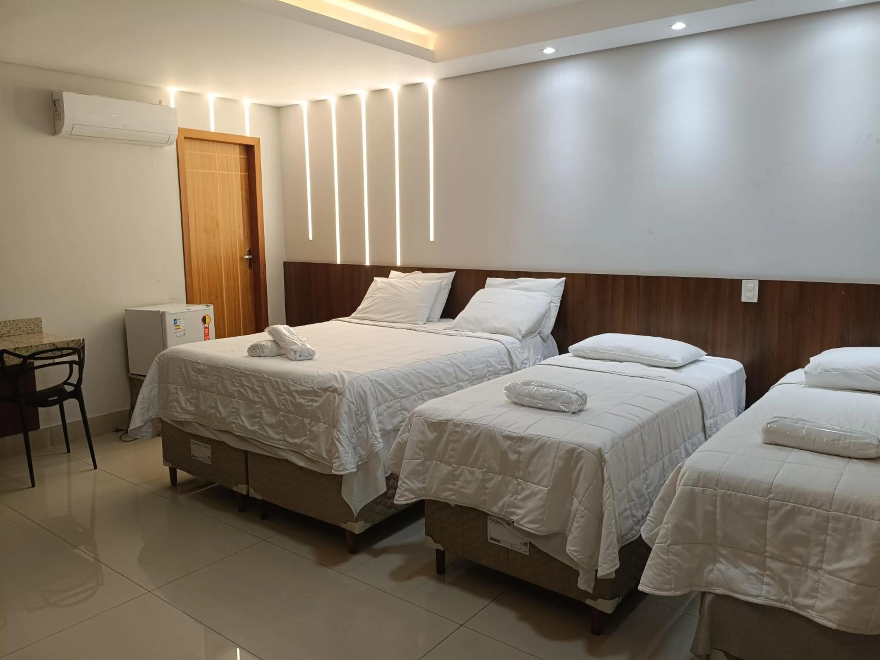 Quadruple Room with Balcony in Hotel Esmeralda Verde