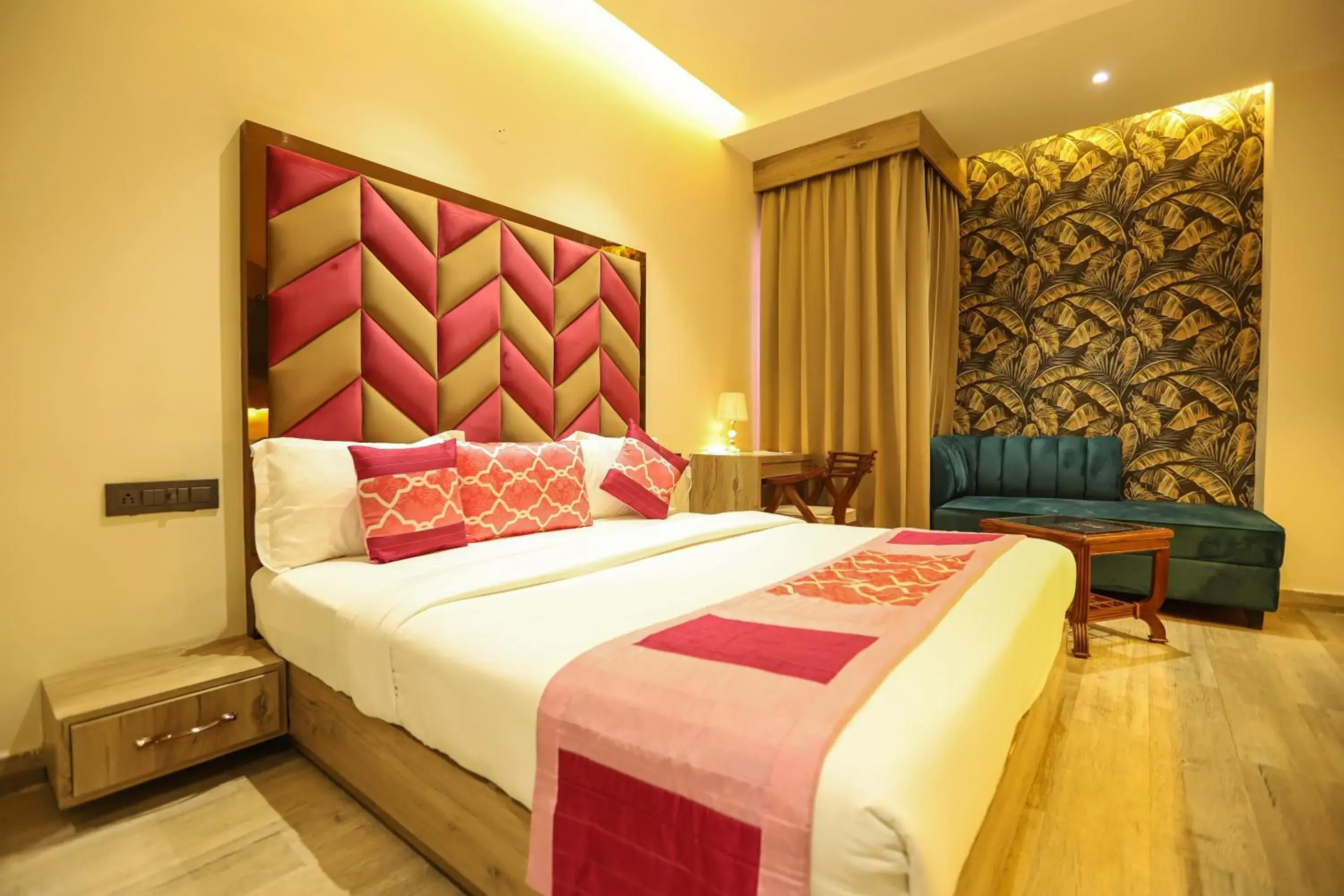 Deluxe Room - single occupancy in Hotel Golden Lotus Deluxe Room - single occupancy in Hotel Golden Lotus