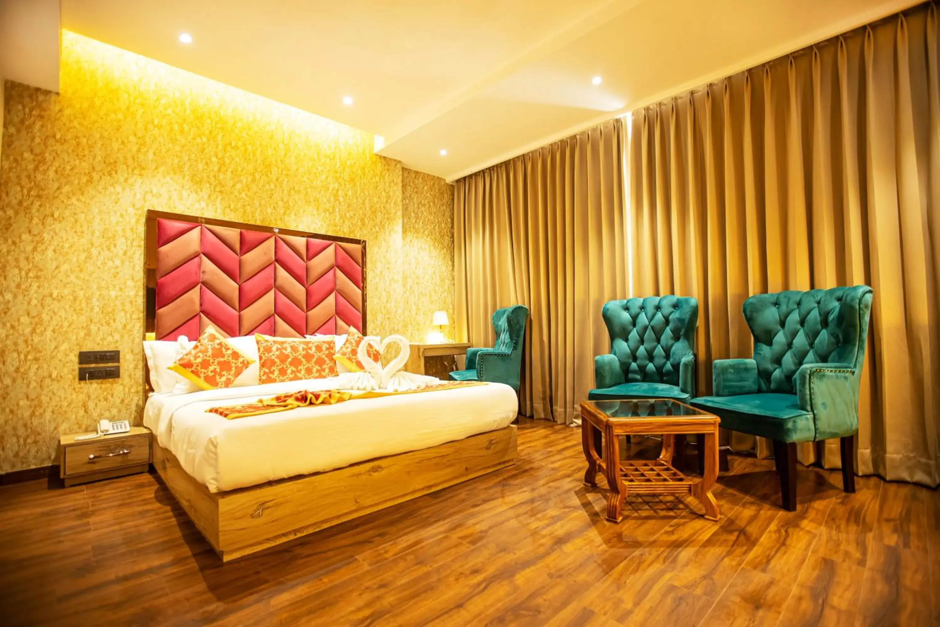 Suite with City View - single occupancy in Hotel Golden Lotus Suite with City View - single occupancy in Hotel Golden Lotus