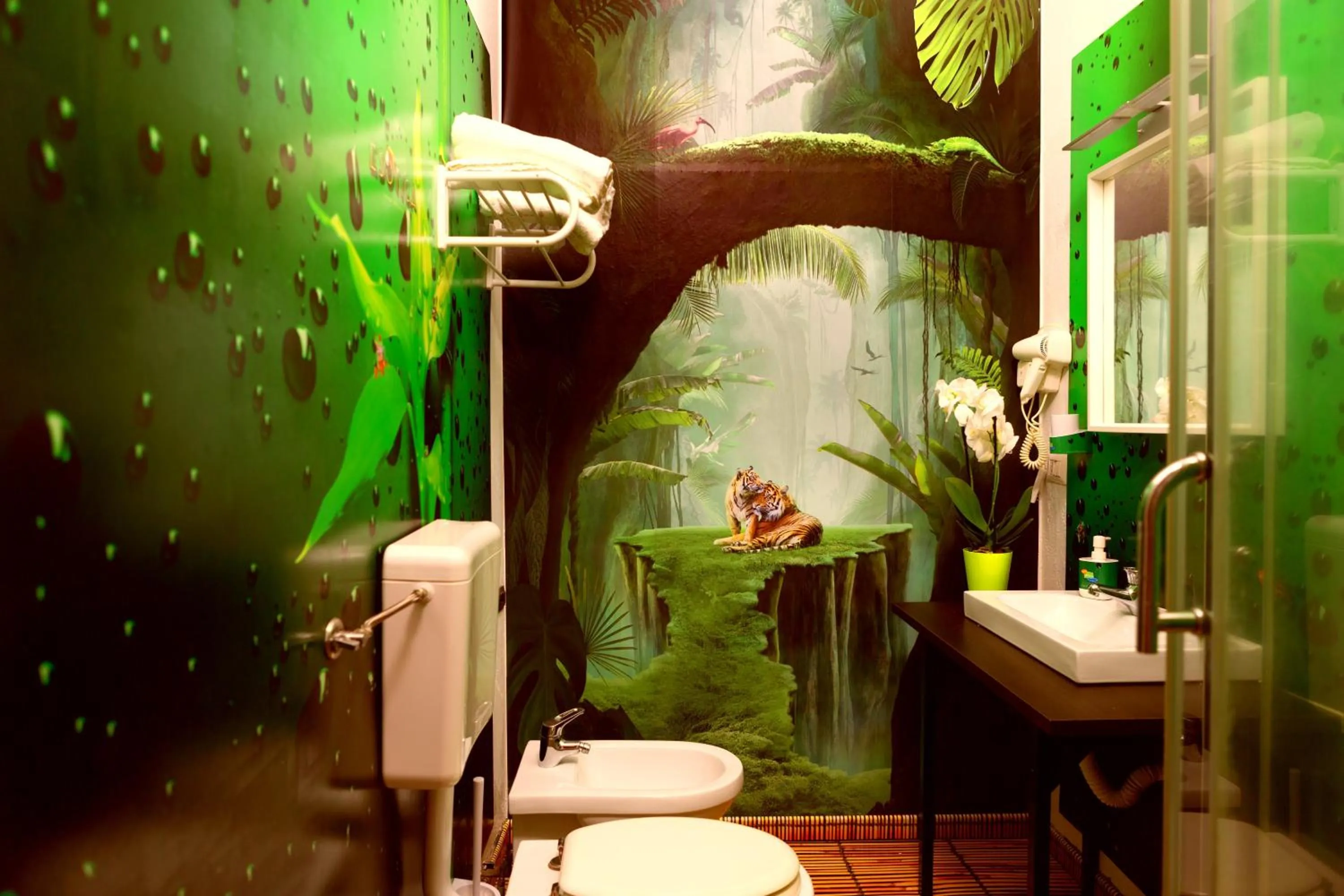 Bathroom in Affittacamere Pavia