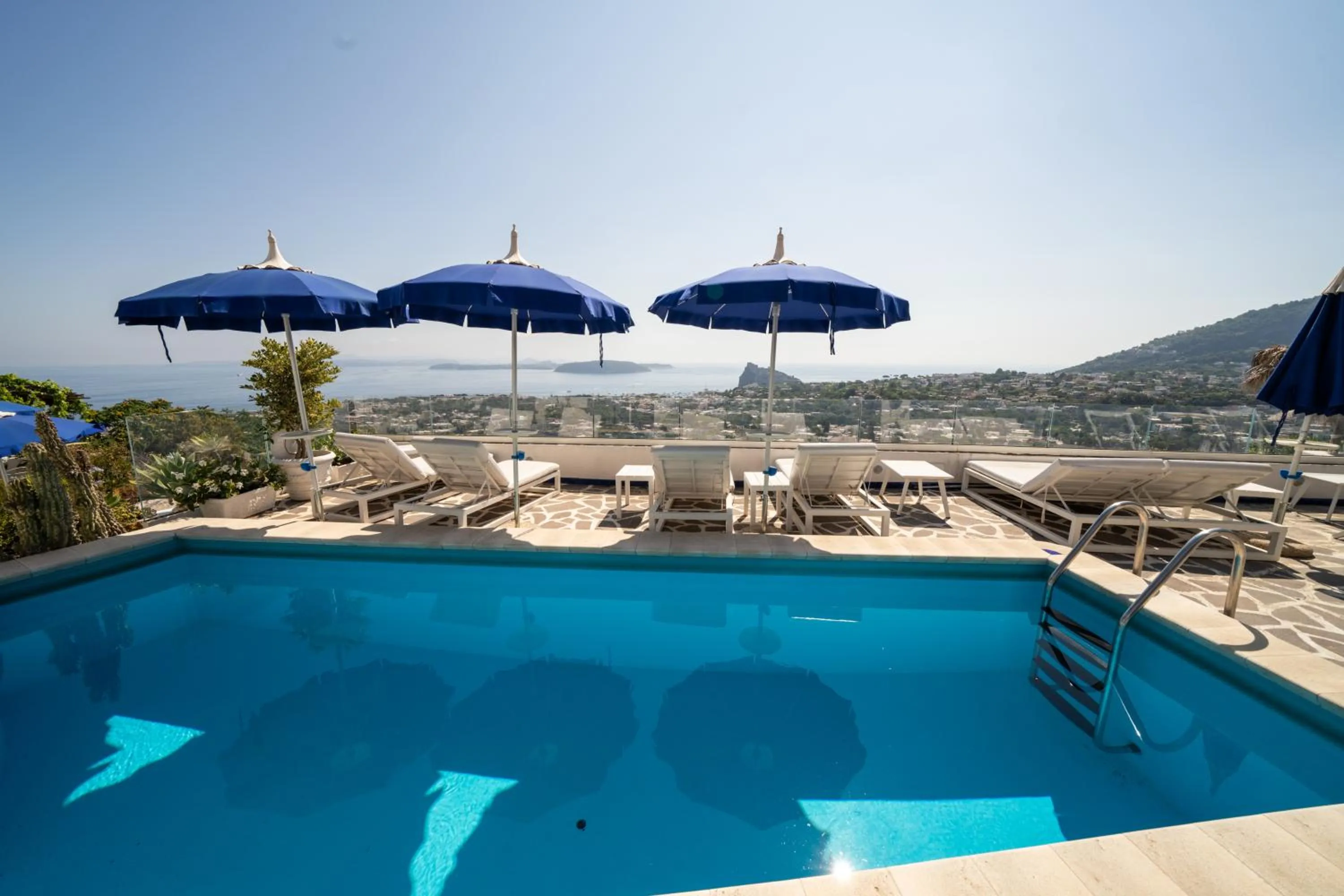 Swimming pool in Relais Bijoux Ischia