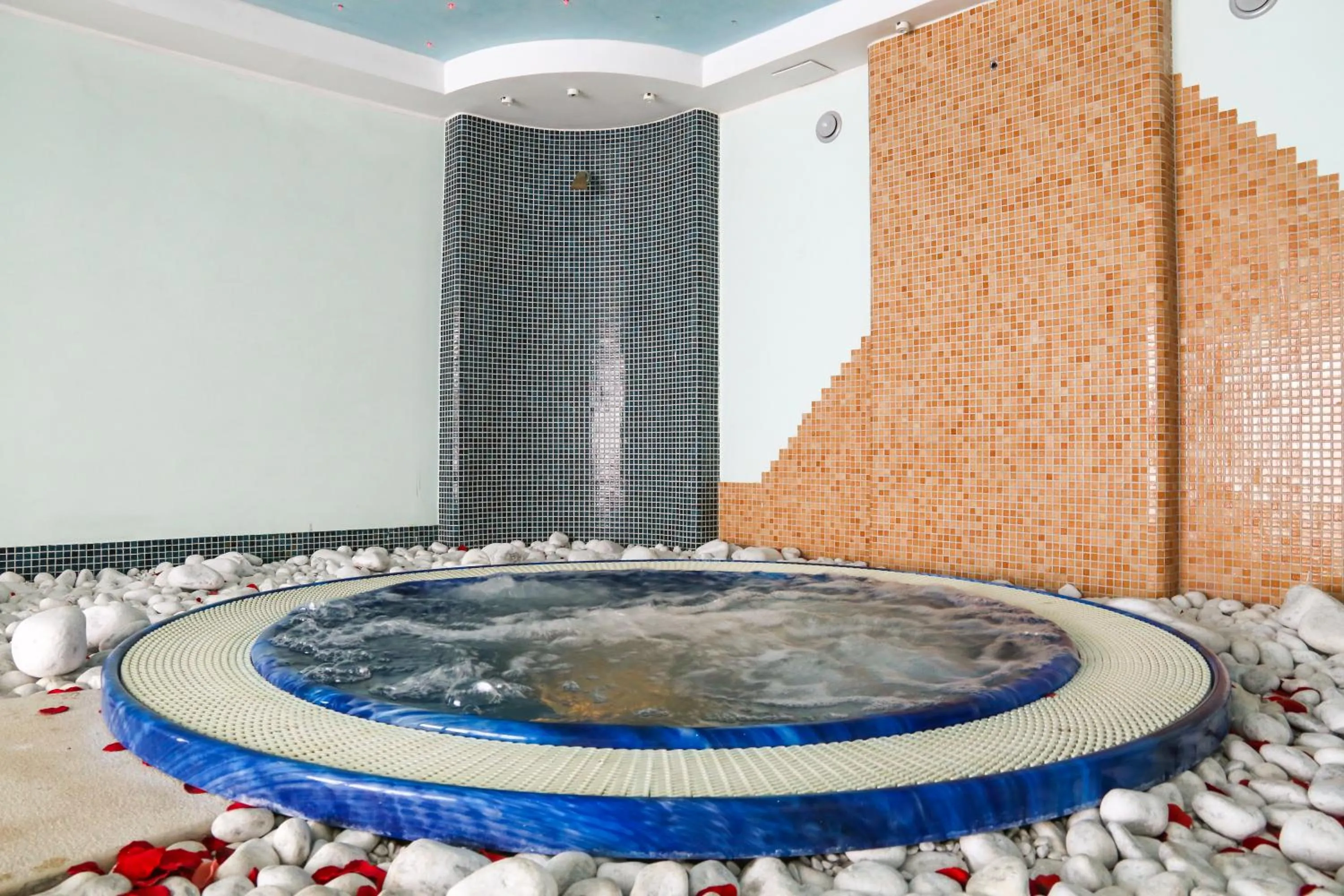 Hot Tub in Resort Santangelo & SPA