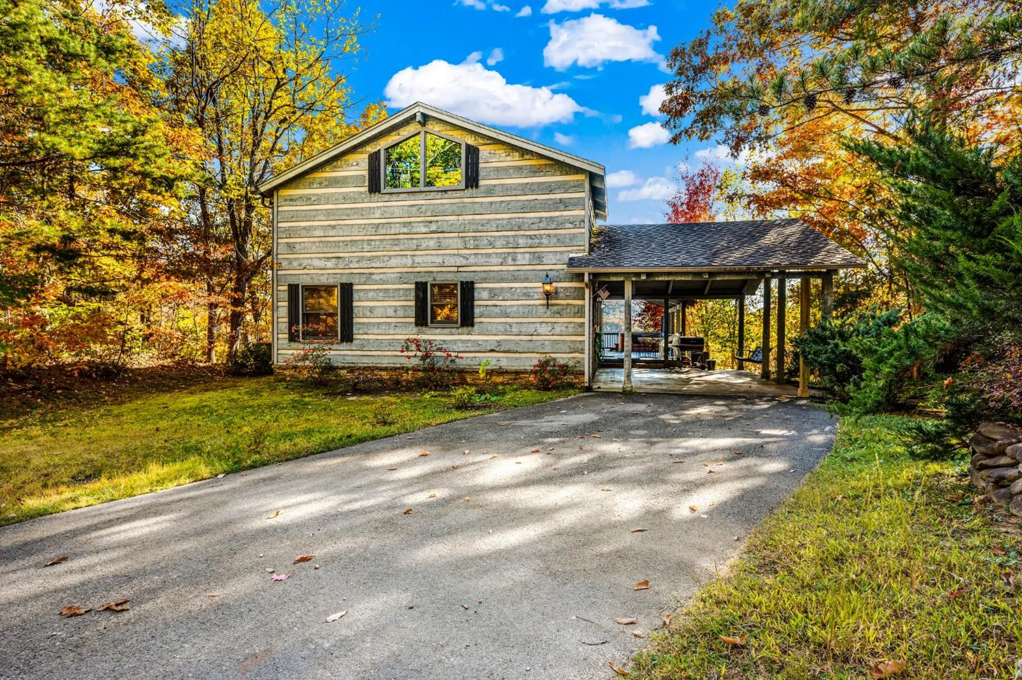 Property building in Barenberg Cabin - Secluded Unobstructed Panoramic Smoky Mountains View with Two Master Suites, Loft Game Room, and Hot Tub