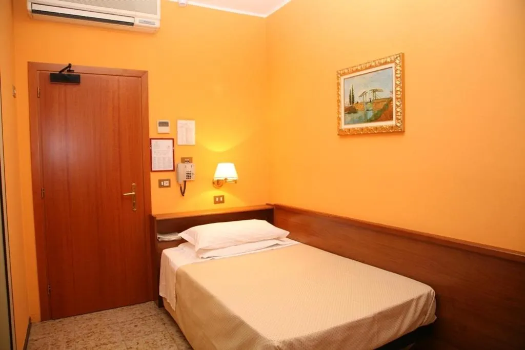 Bedroom, Bed in Hotel San Pellegrino