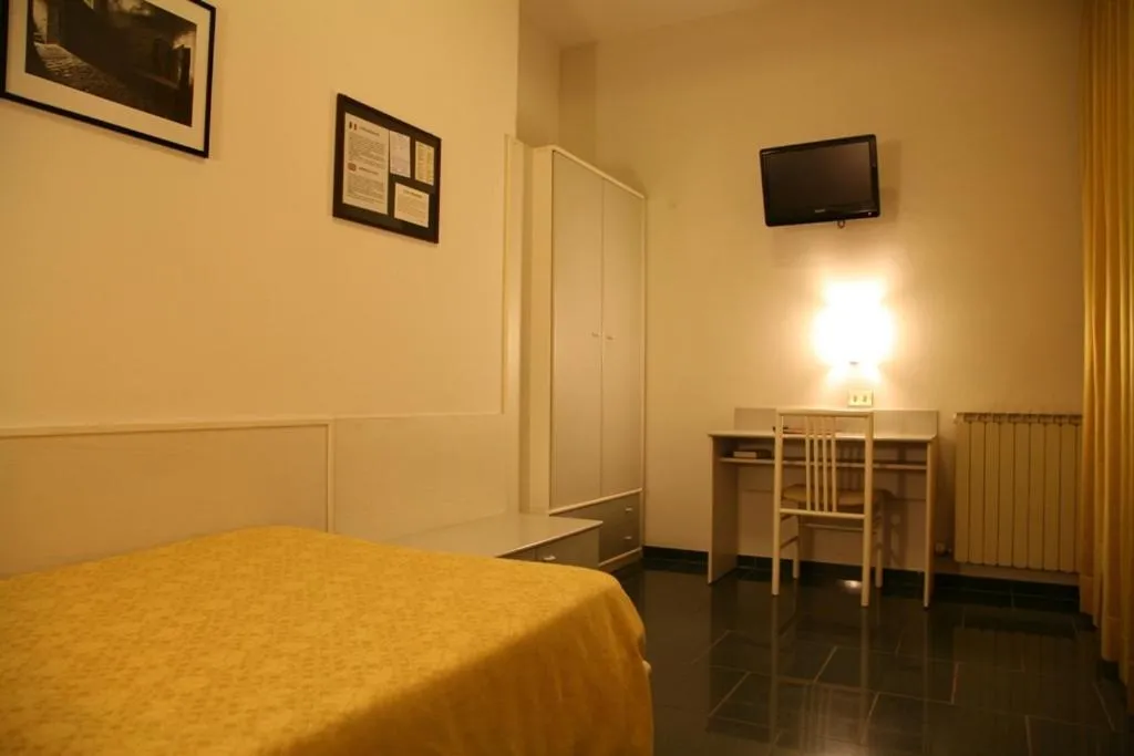 Bedroom, Bed in Hotel San Pellegrino