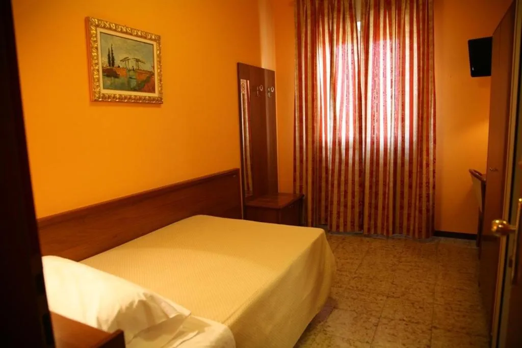 Bedroom, Bed in Hotel San Pellegrino