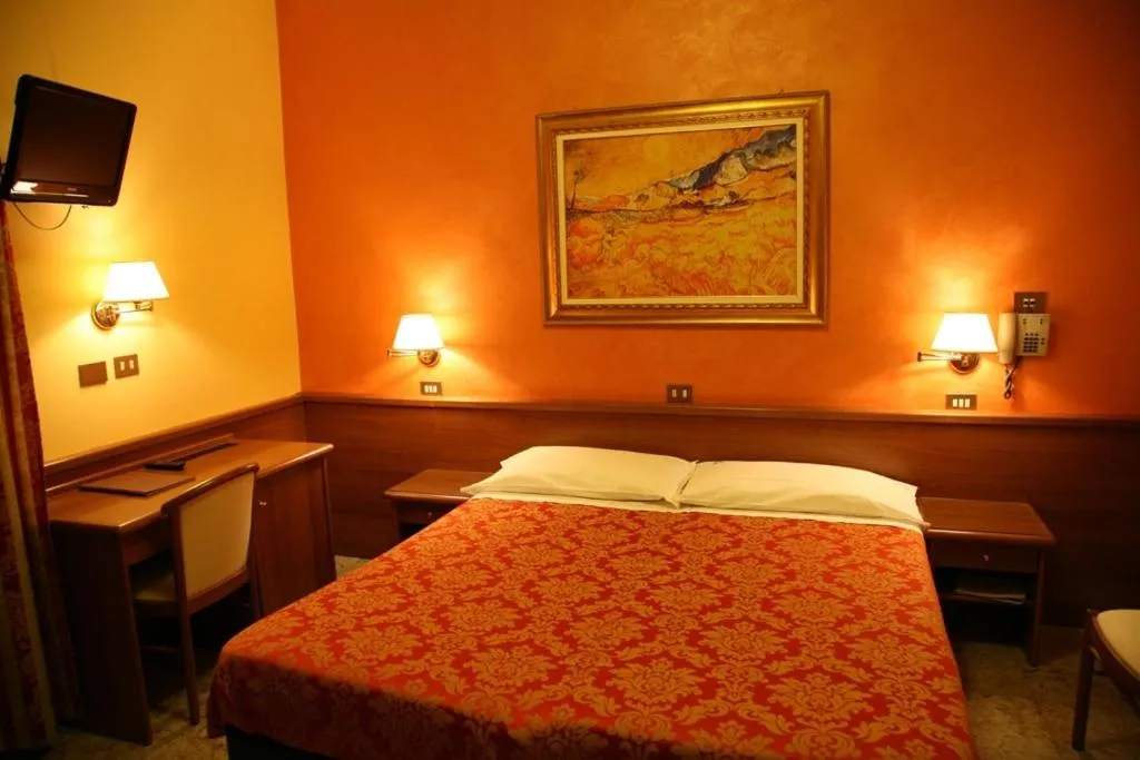 Bedroom, Bed in Hotel San Pellegrino