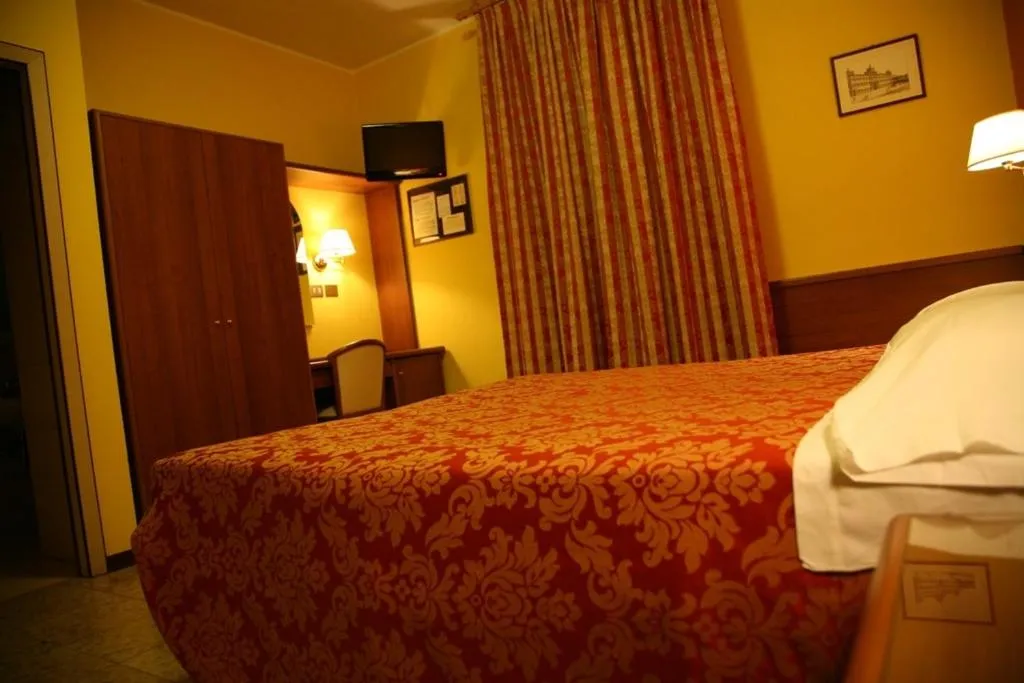 Bedroom, Bed in Hotel San Pellegrino