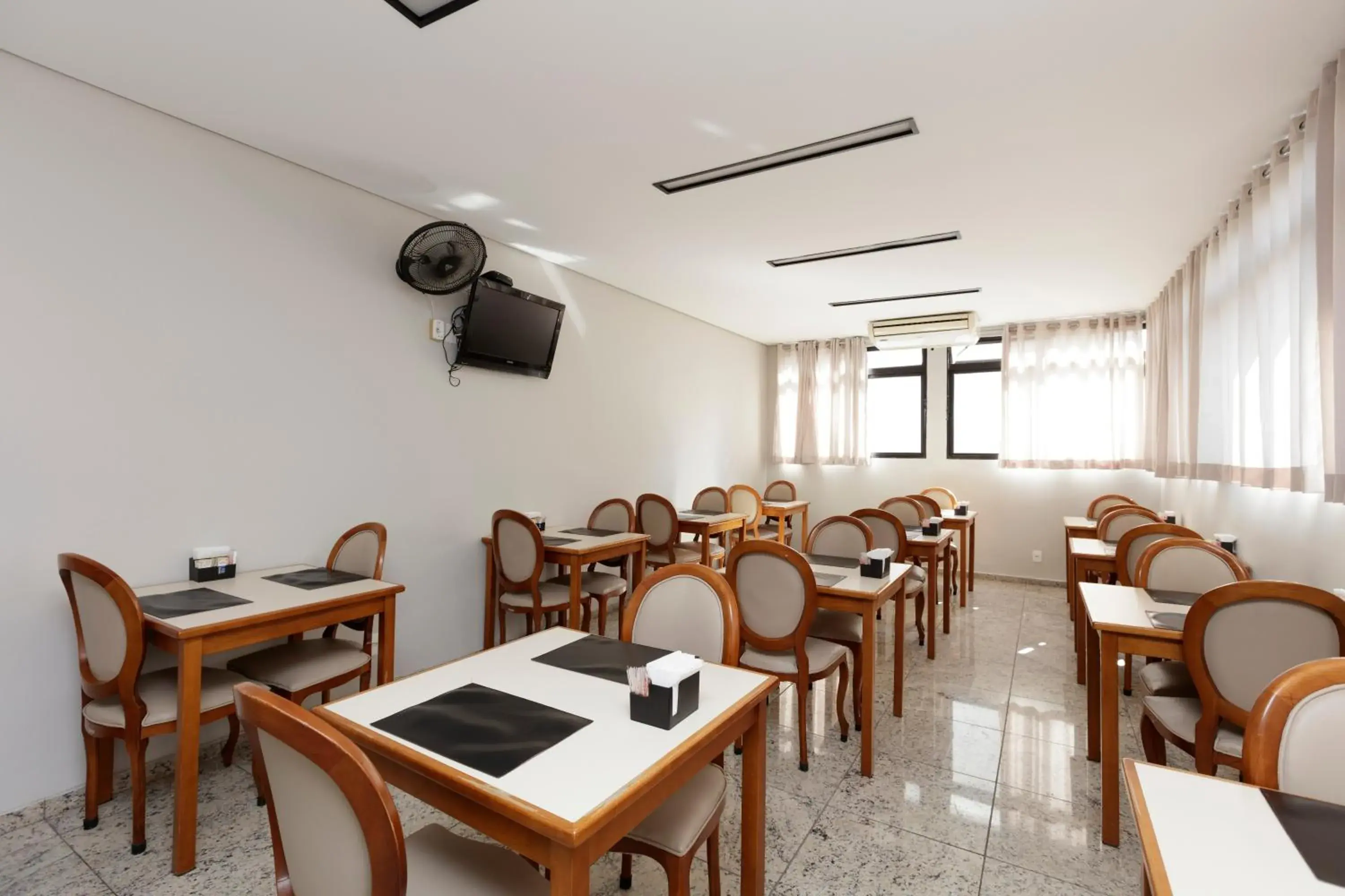 Restaurant/places to eat in Hotel Bella Paulista Restaurant/places to eat in Hotel Bella Paulista