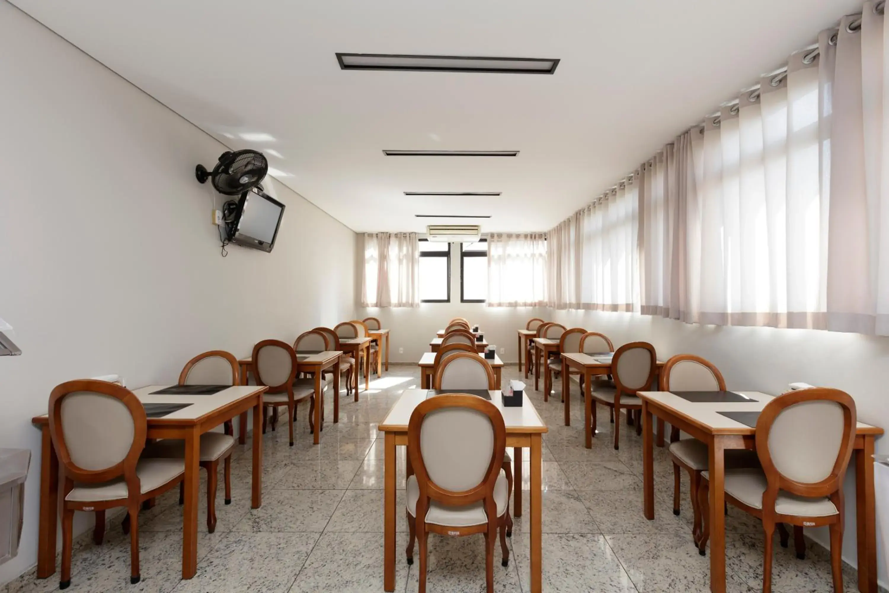 Restaurant/places to eat in Hotel Bella Paulista Restaurant/places to eat in Hotel Bella Paulista