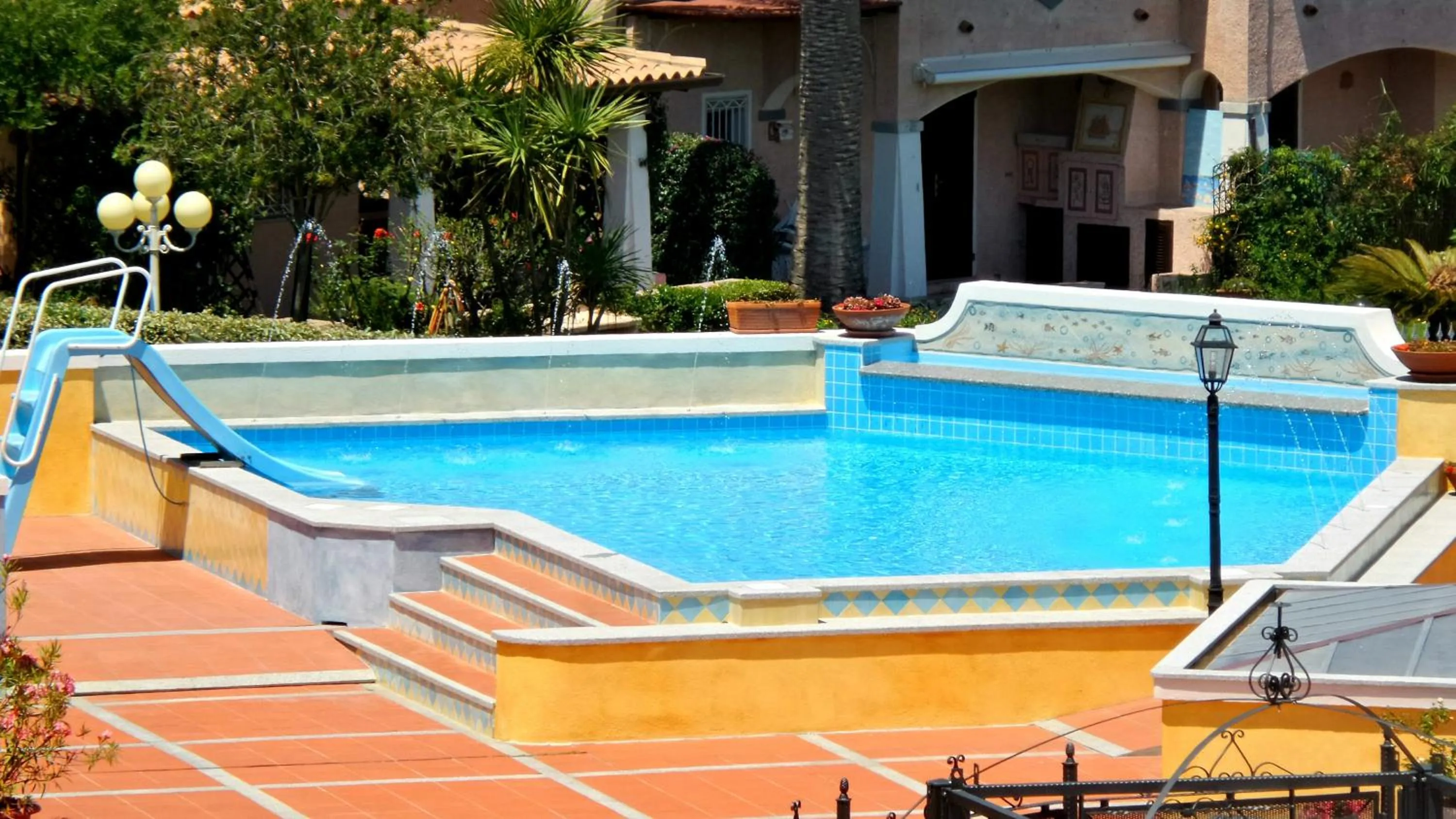 Swimming pool in Residence Riva Azzurra