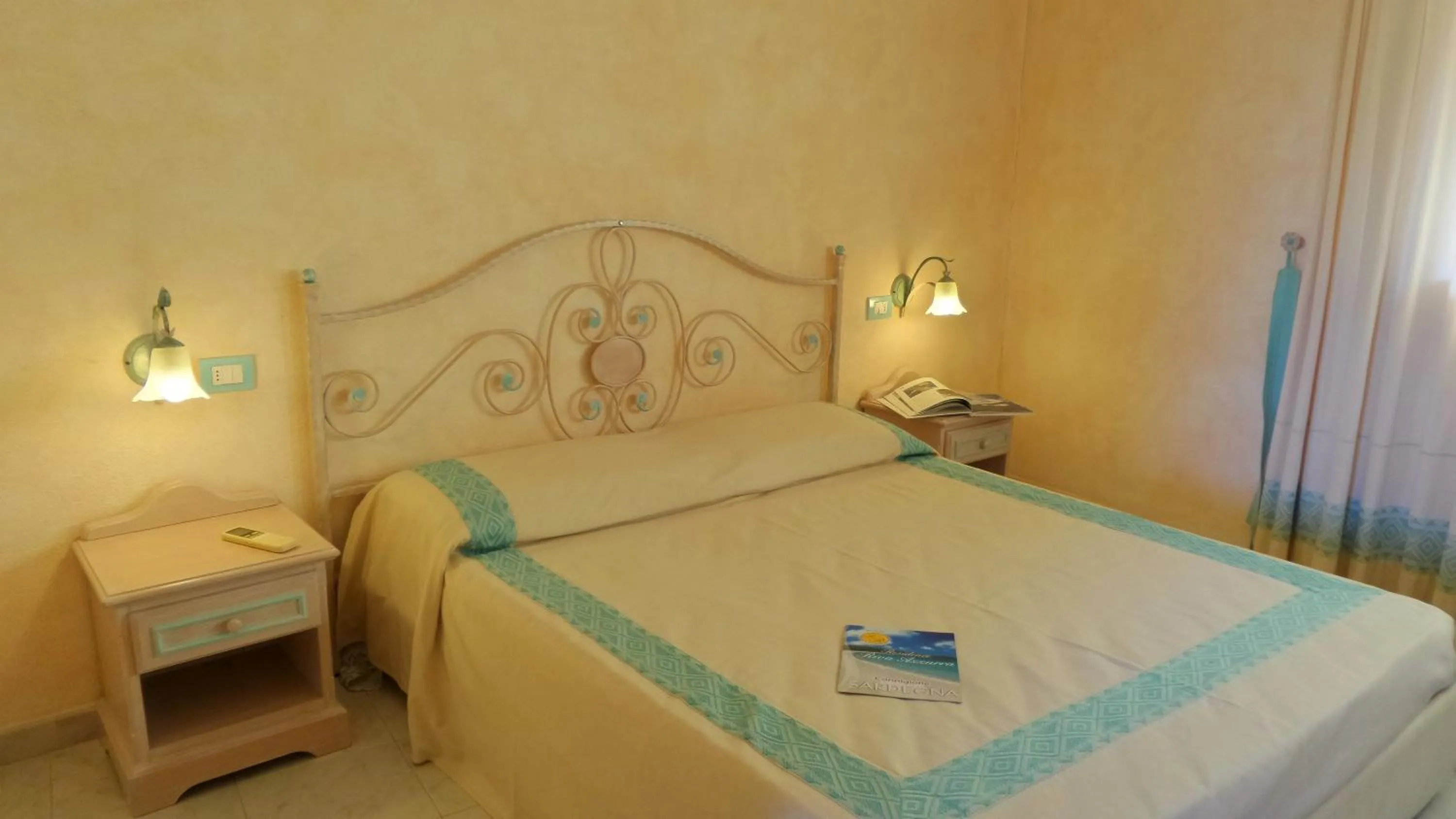 Bed in Residence Riva Azzurra