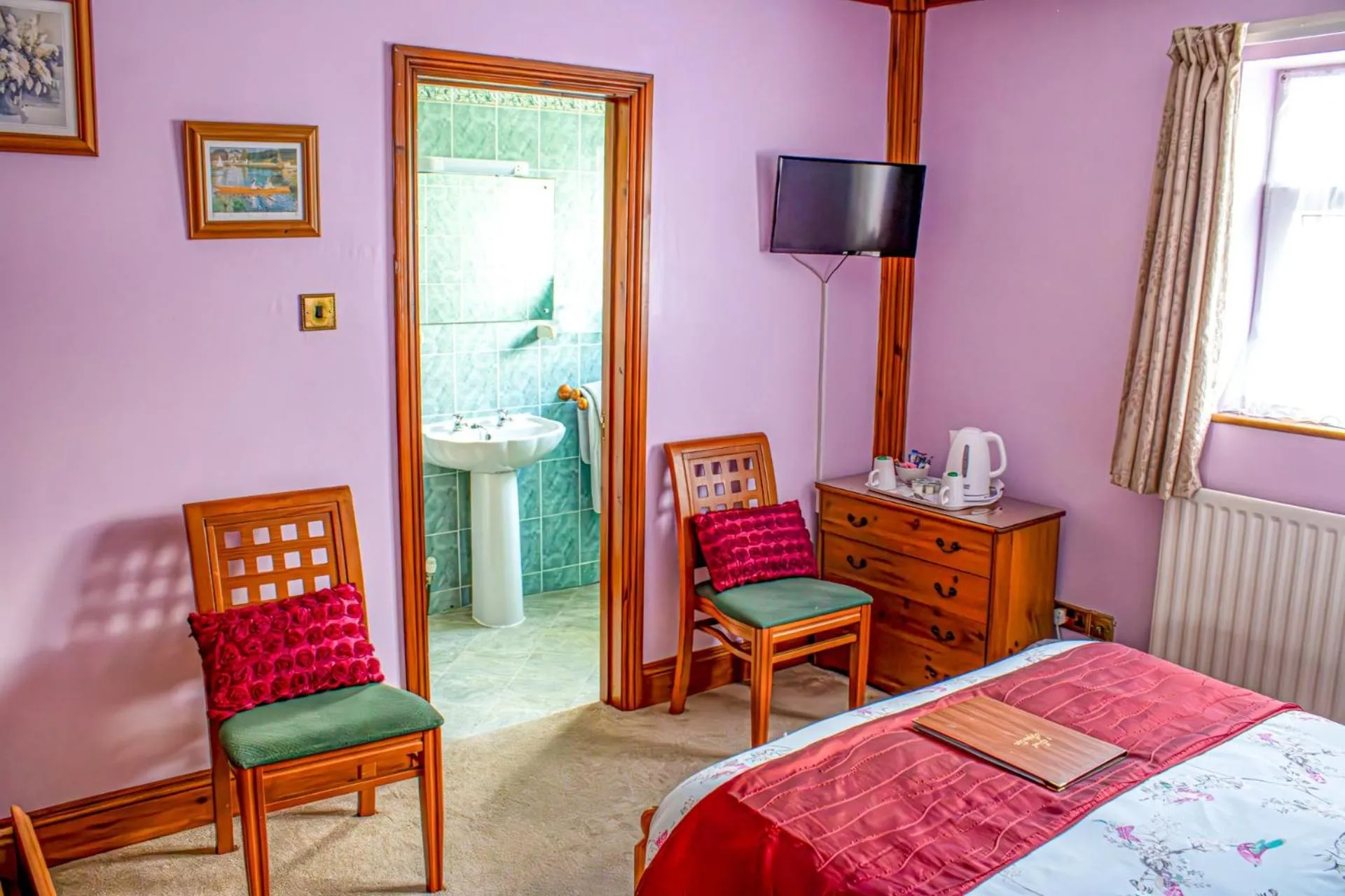 Bed in Burleigh House