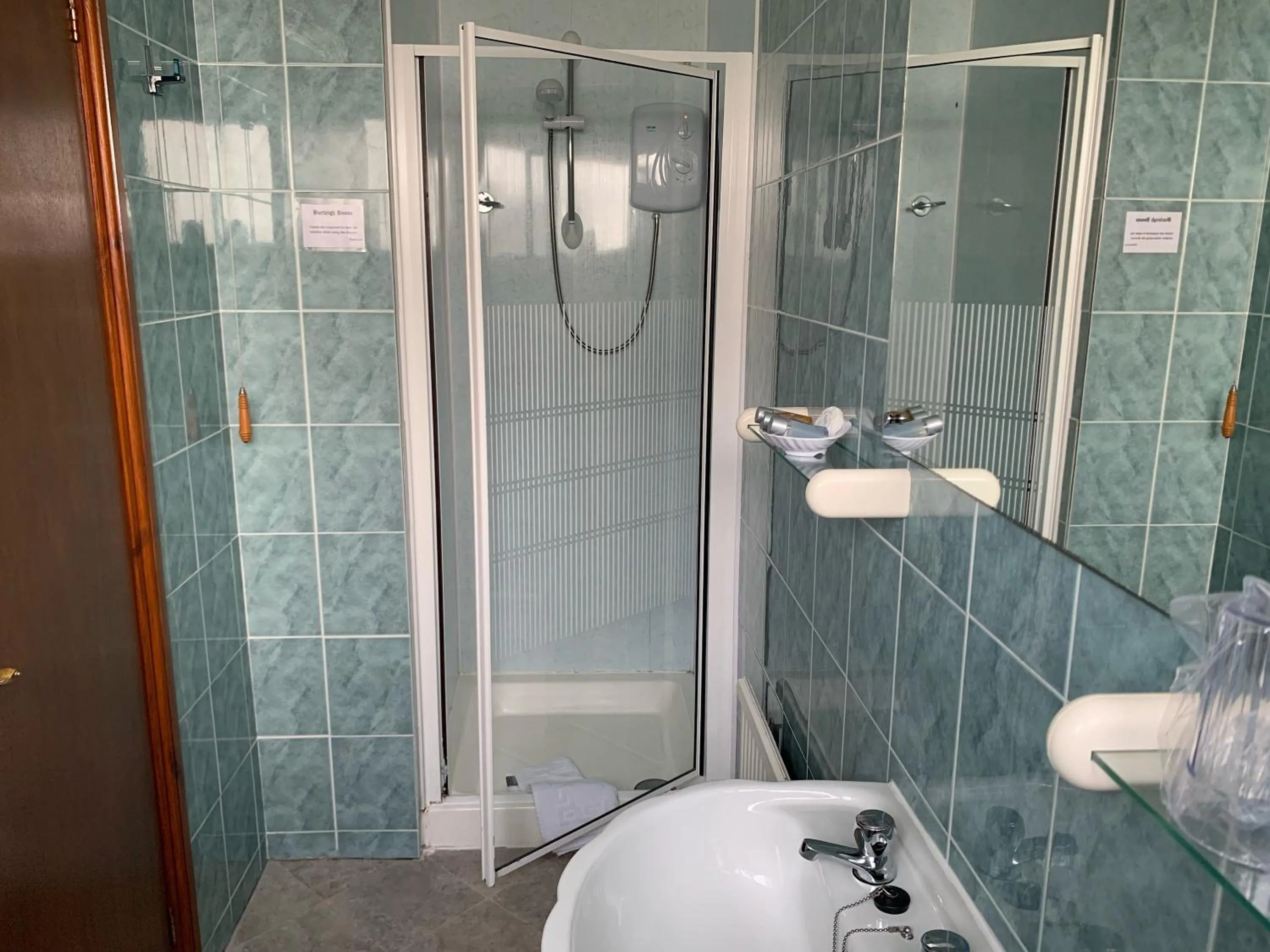 Bathroom in Burleigh House