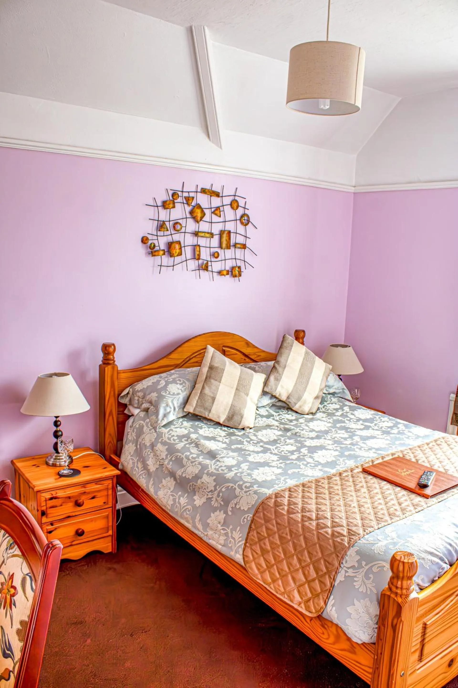 Bed in Burleigh House