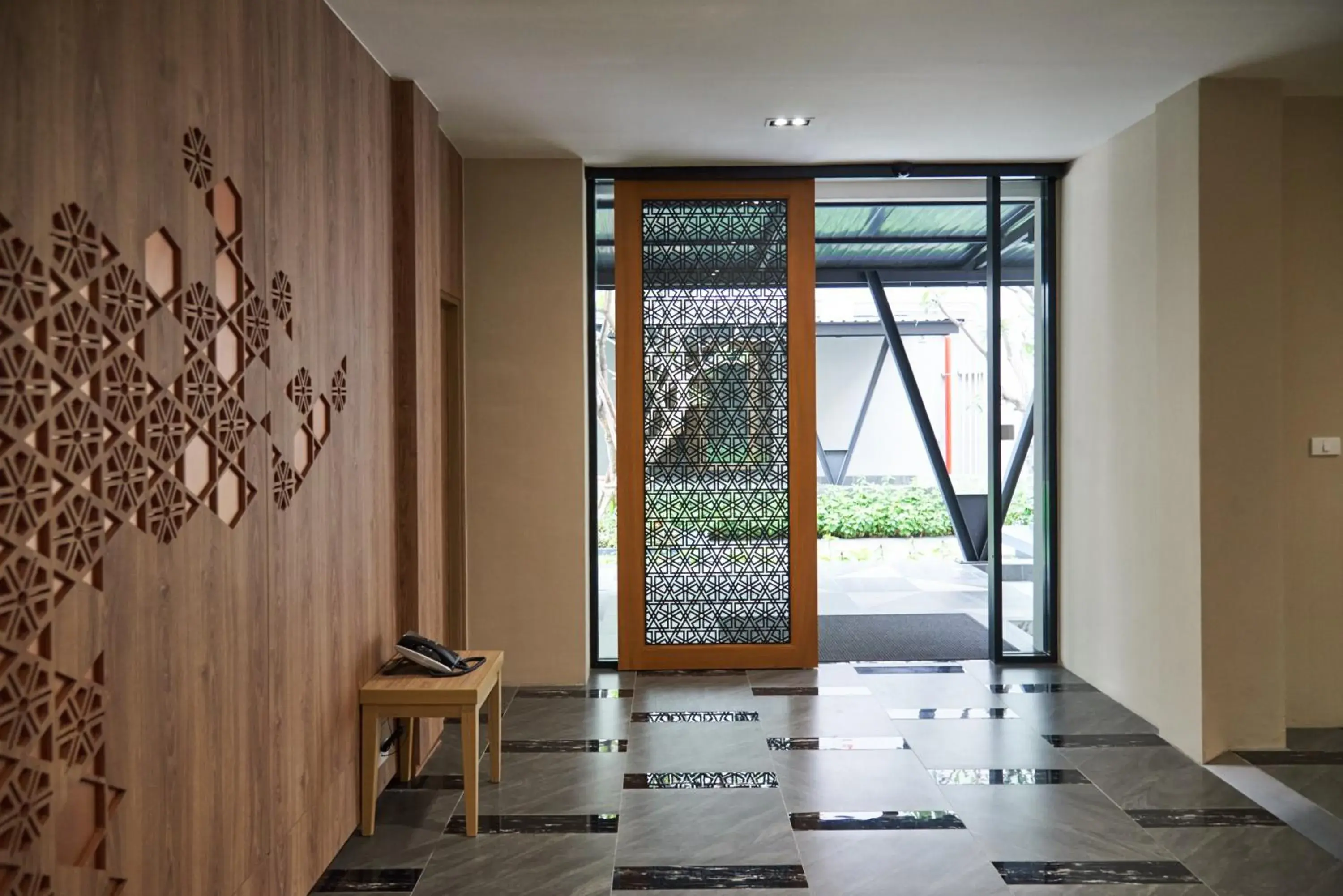 Property building in Almas Hotel Bangkok Property building in Almas Hotel Bangkok