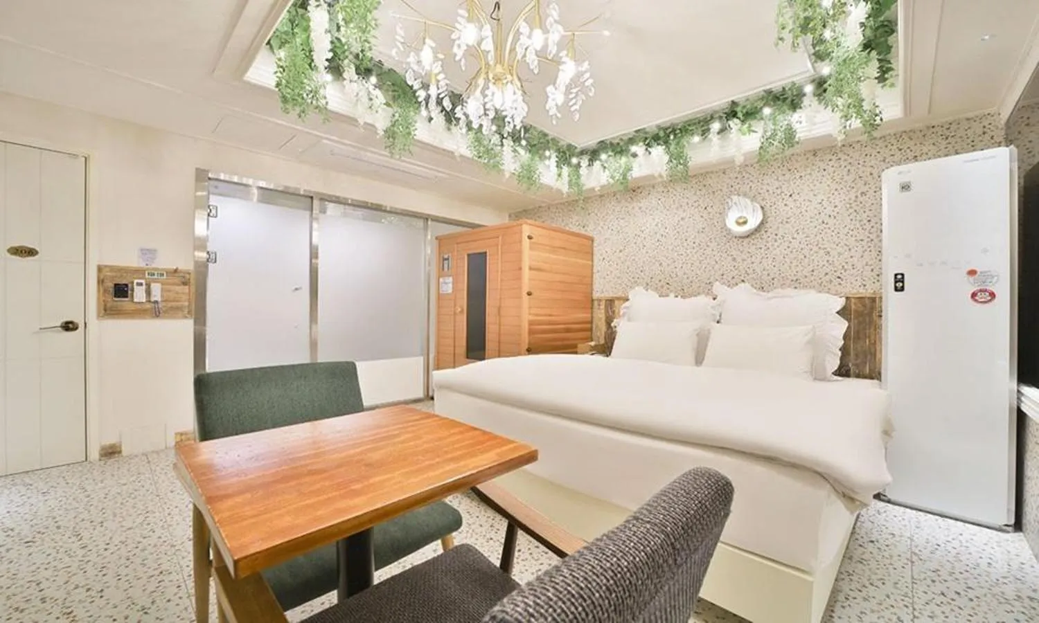 Bed in Daegu February Hotel DongdaeguStation