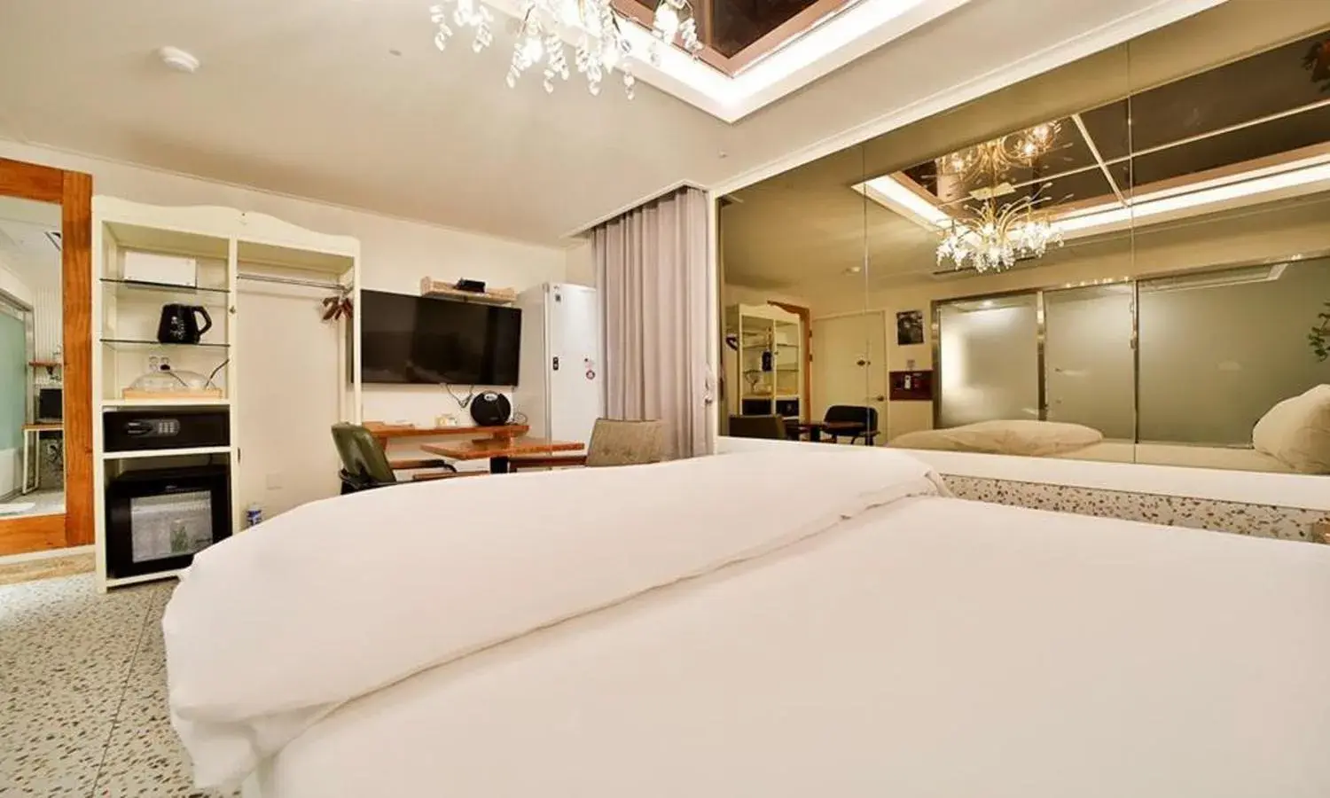 Bed in Daegu February Hotel DongdaeguStation Bed in Daegu February Hotel DongdaeguStation