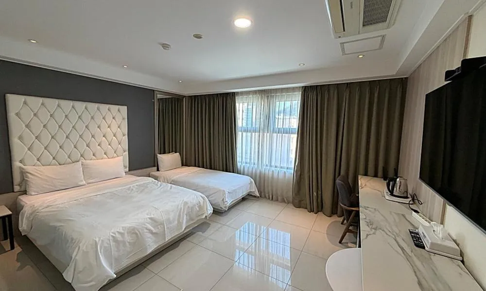 Bed in Wolmido Premiers Hotel