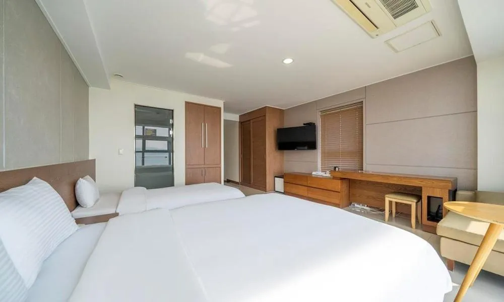 Bed in Wolmido Premiers Hotel